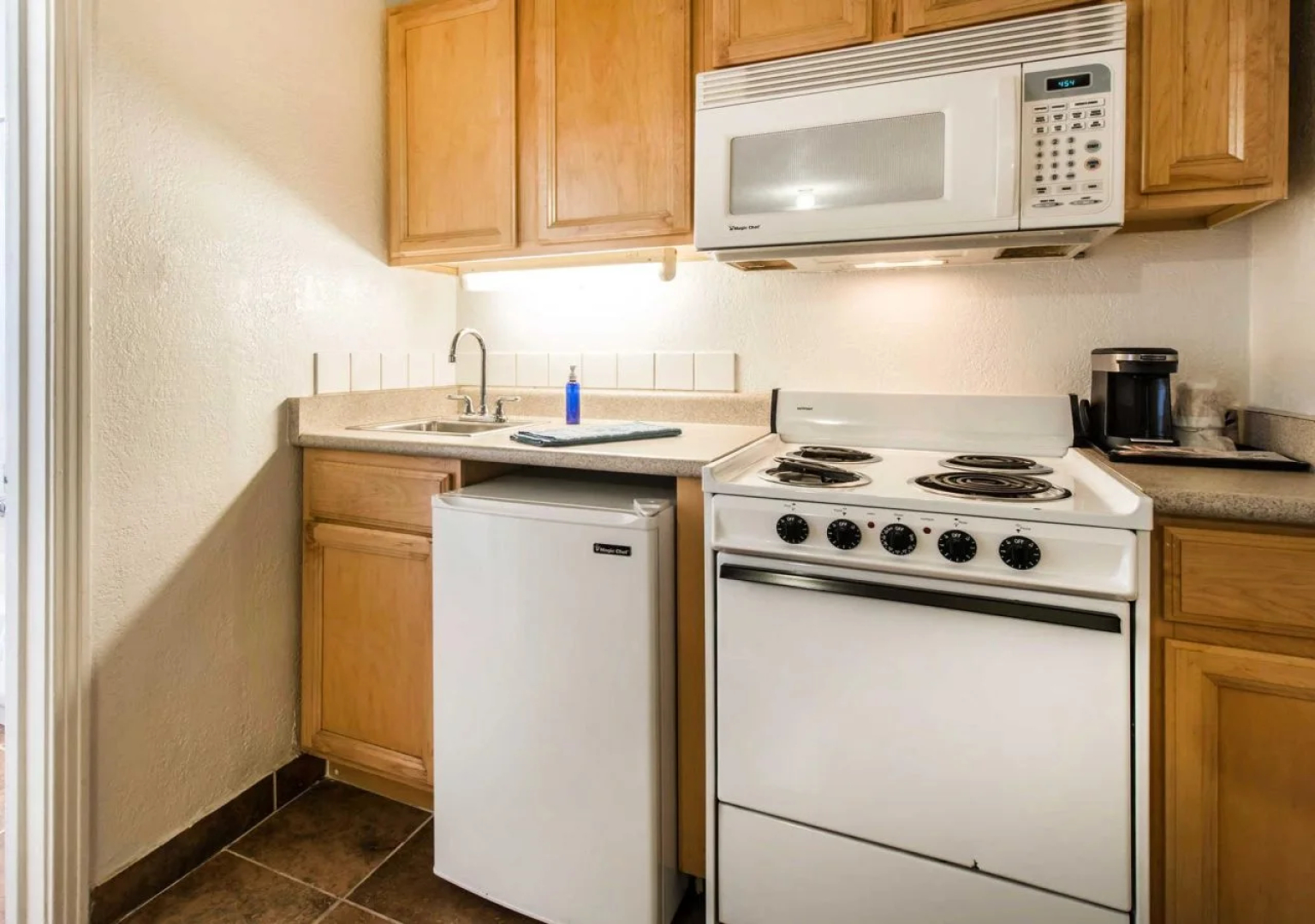 Rodeway Inn & Suites