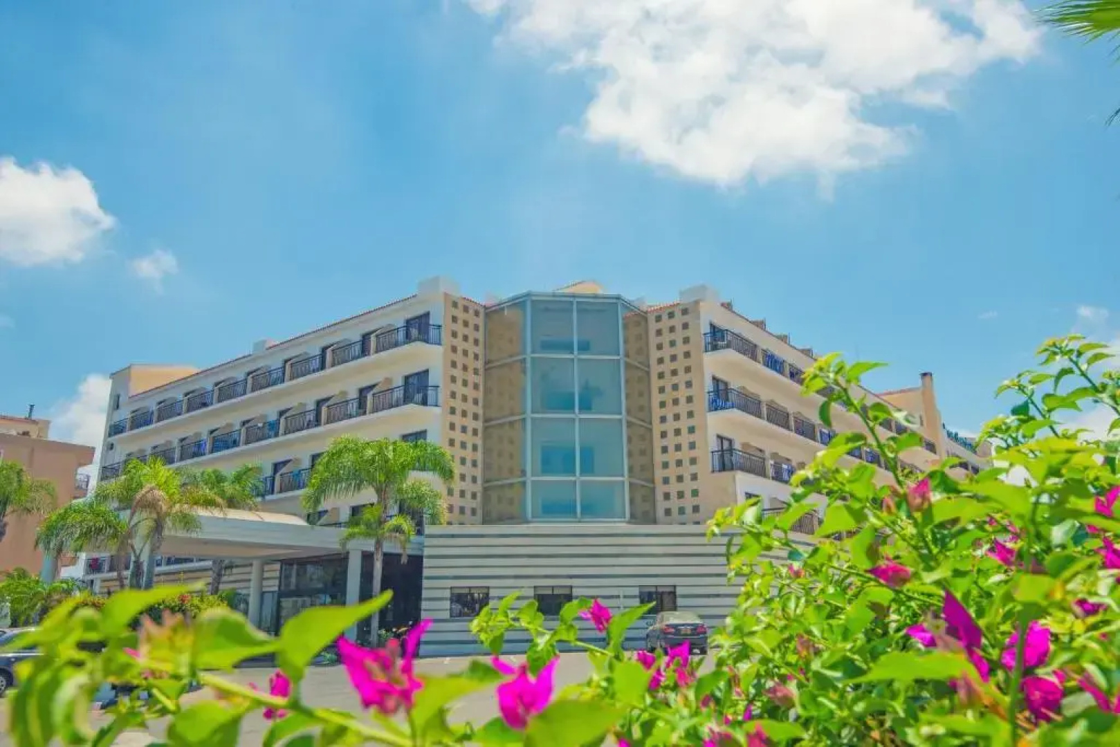 Tsokkos Gardens Hotel & Apartments
