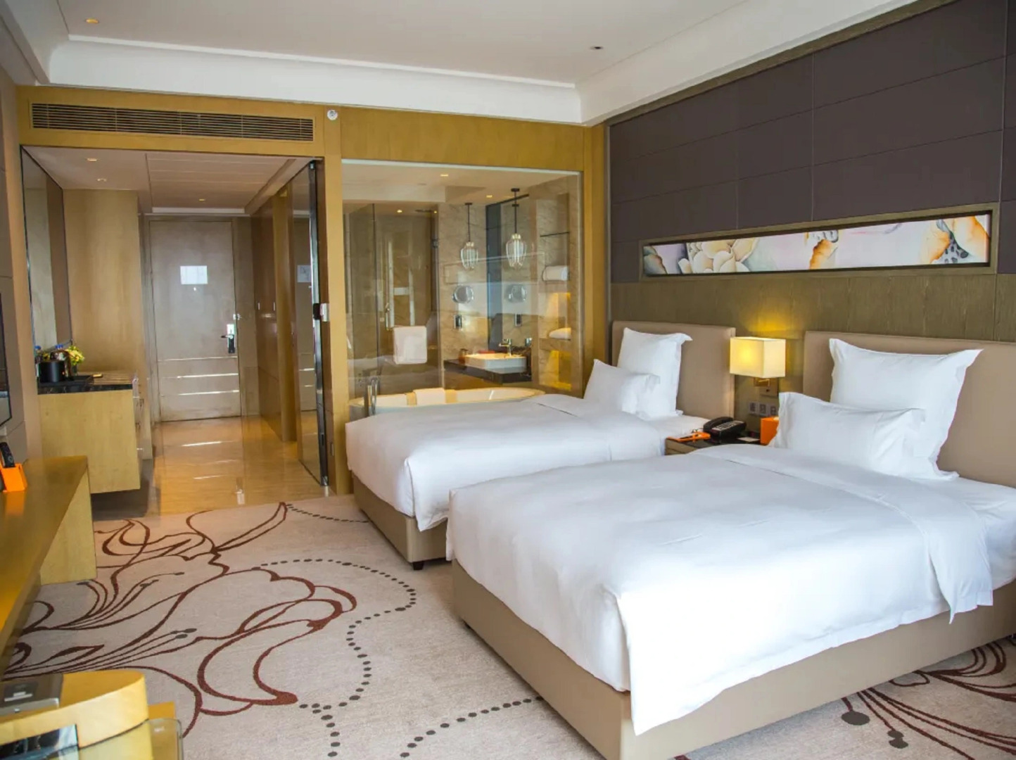 Pullman Shishi Mattison