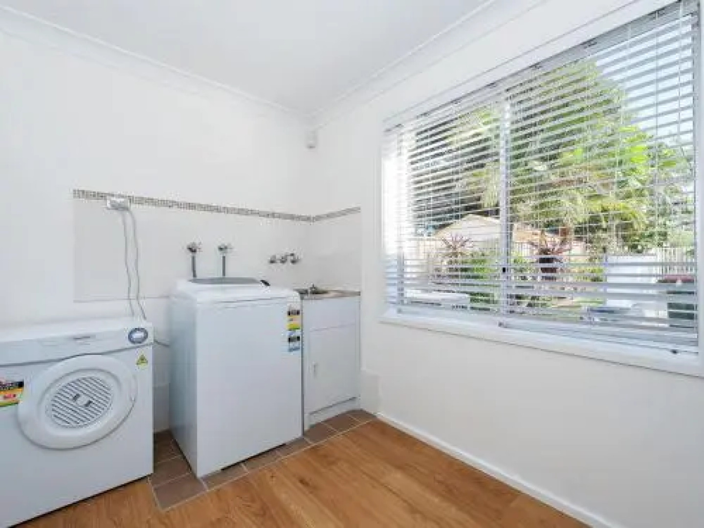 The White House', 25 Tomaree Road - Fantastic House With Pool, Linen Foxtel And Wii-U