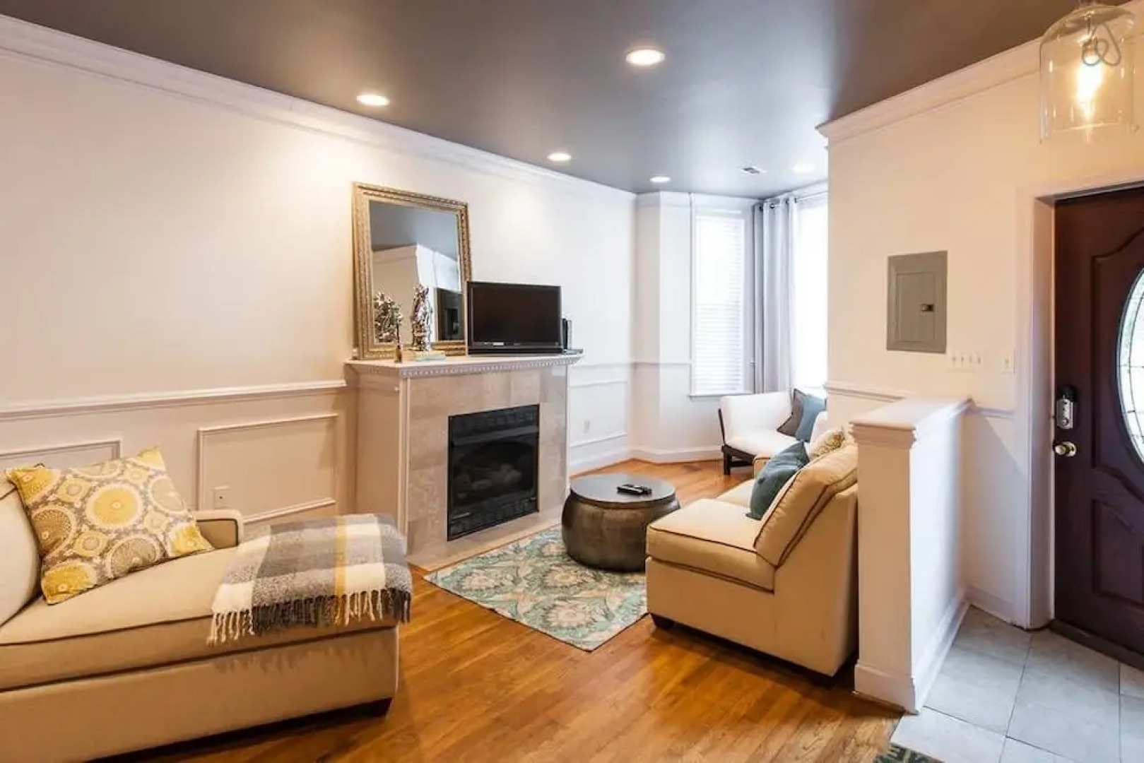 Modernized DC Rowhome in city-center