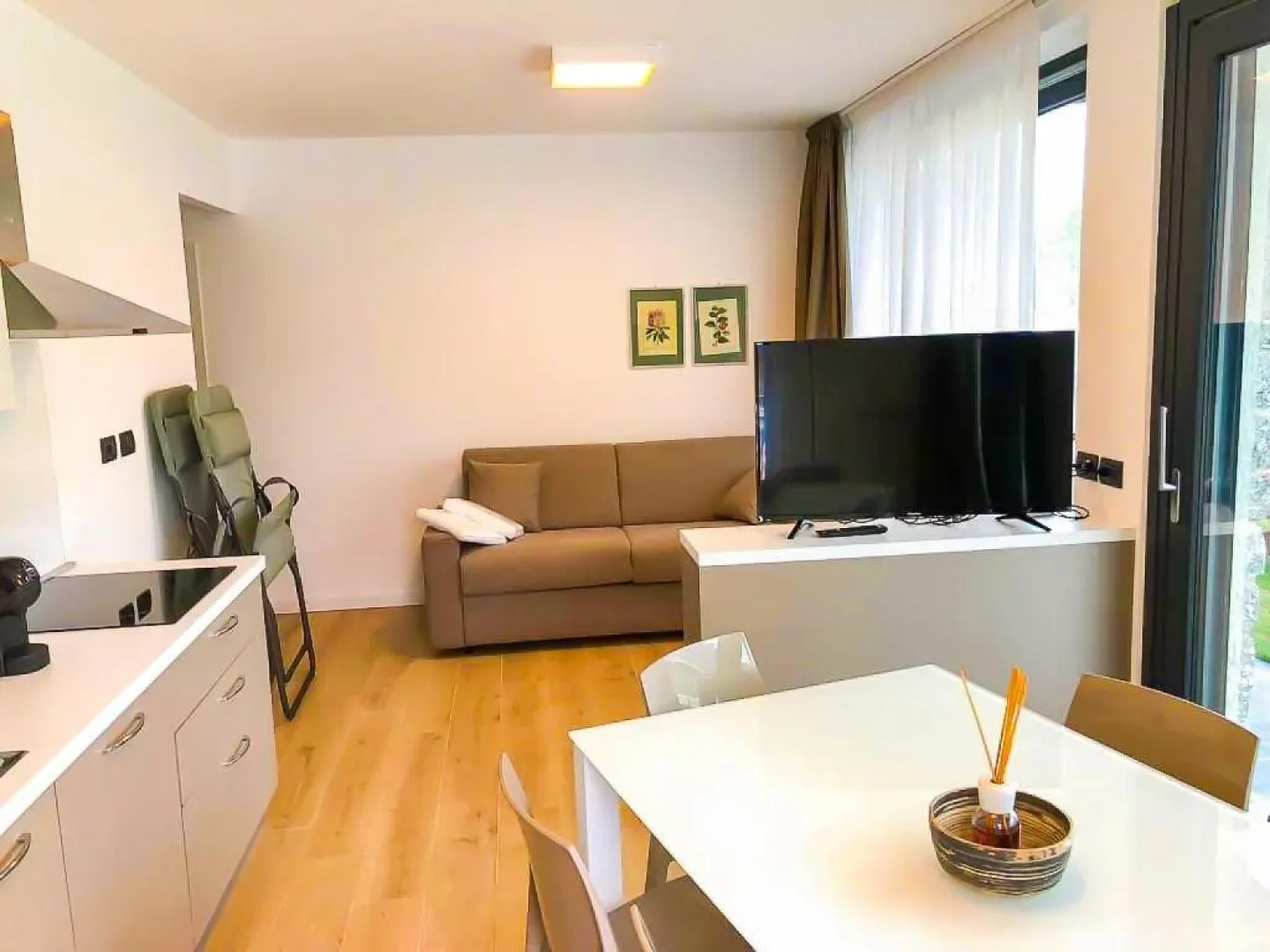 Dascio Emotion Ferienwohnung mit Terrasse am See