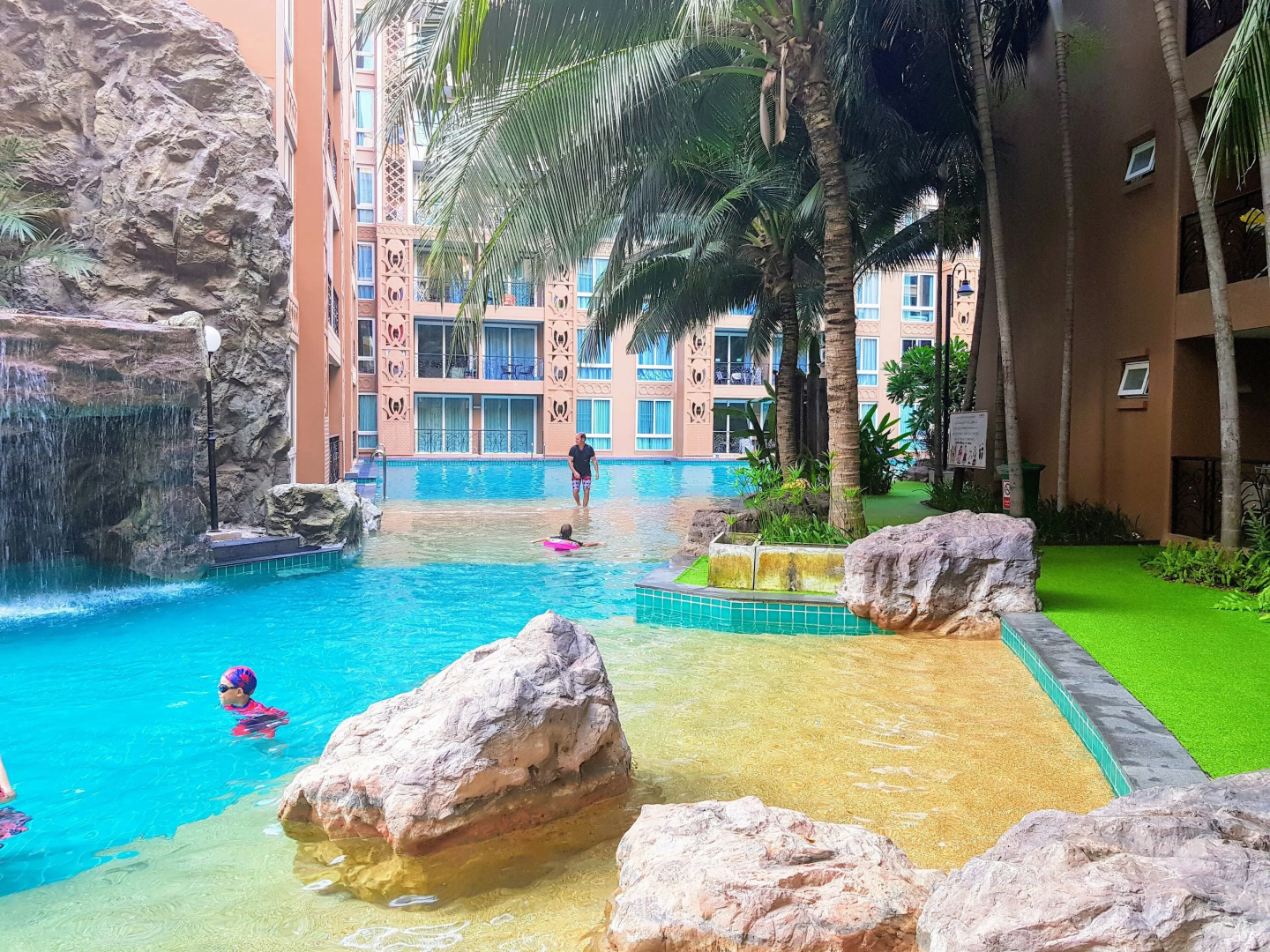 Atlantis Condo Resort by GPS