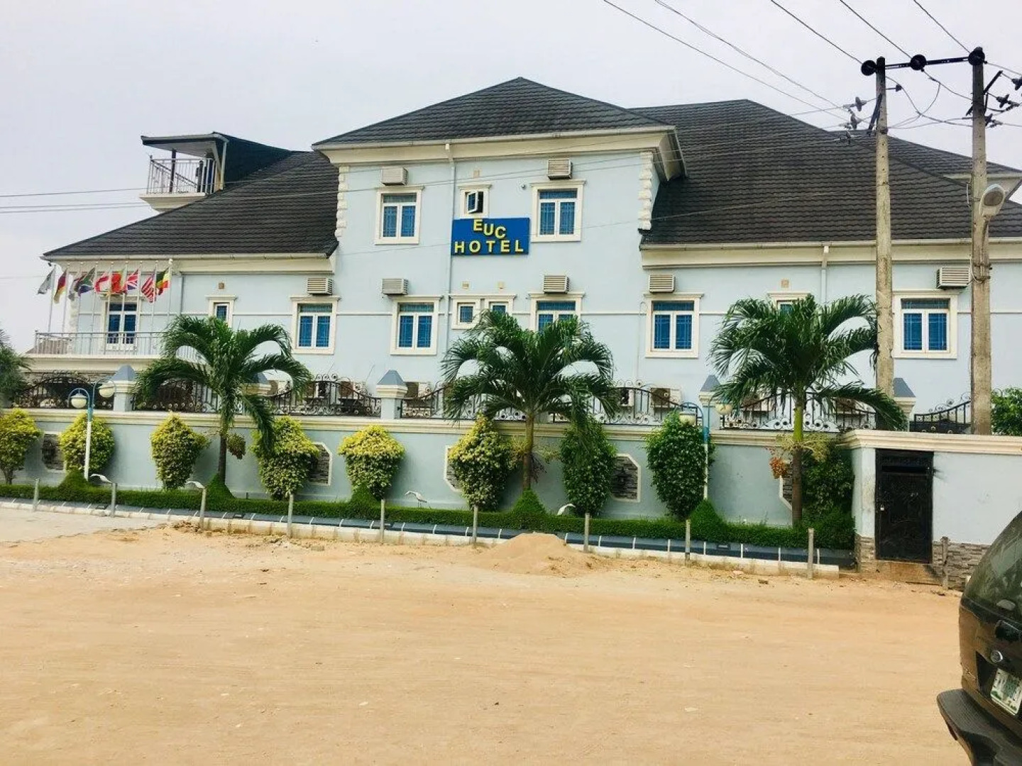 Euc Demodern Hotel & Suites