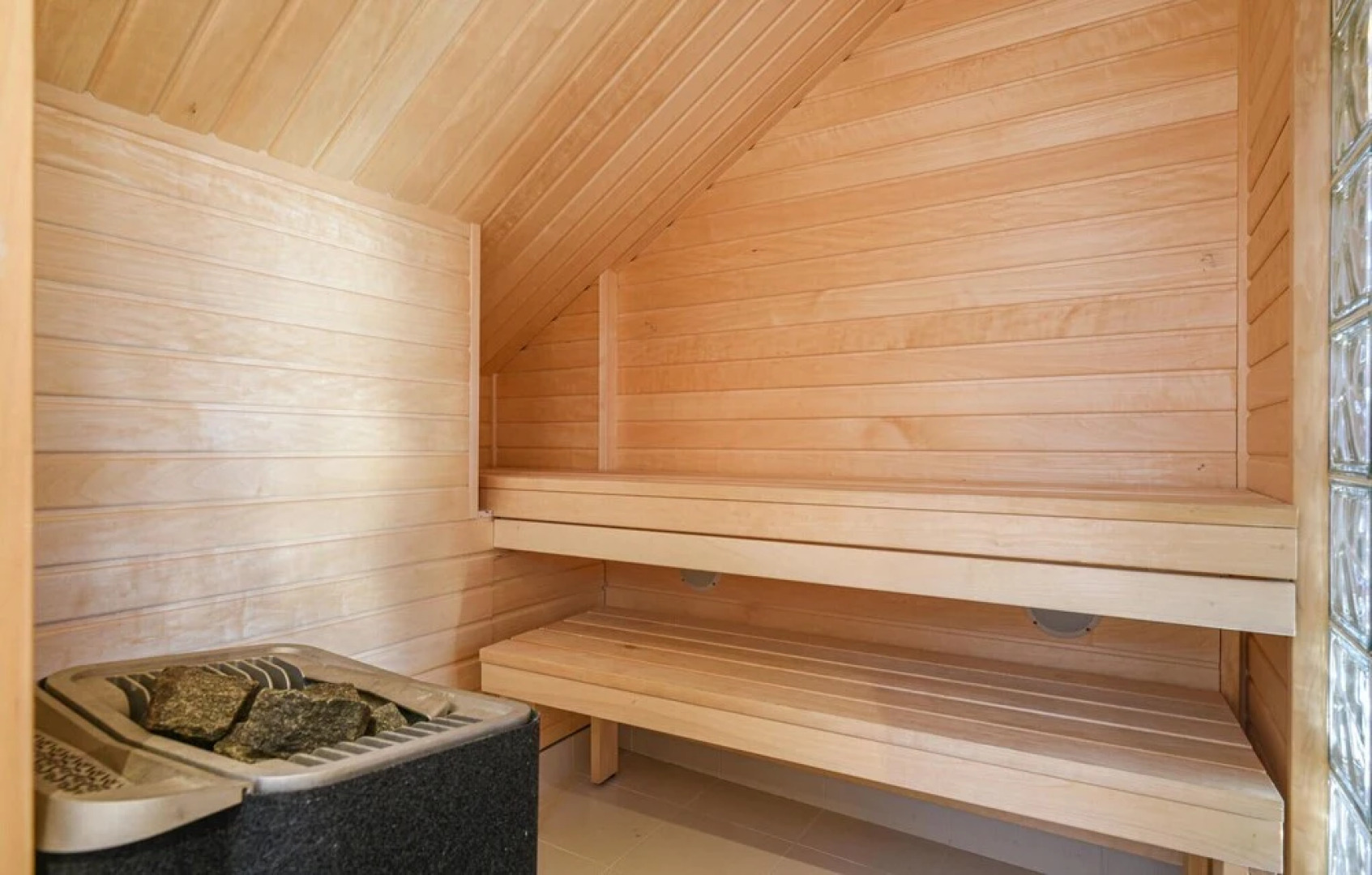 Beautiful Home in Göteborg With 4 Bedrooms, Sauna and Wifi