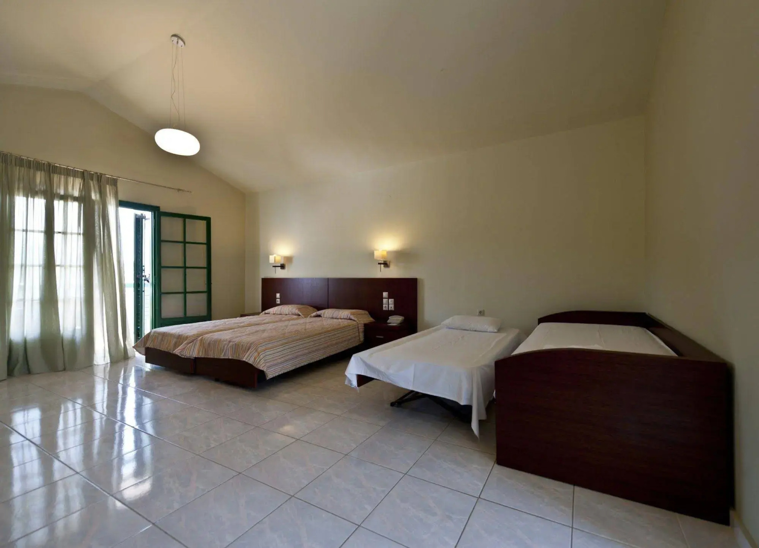Skiathos Club Hotel Suites