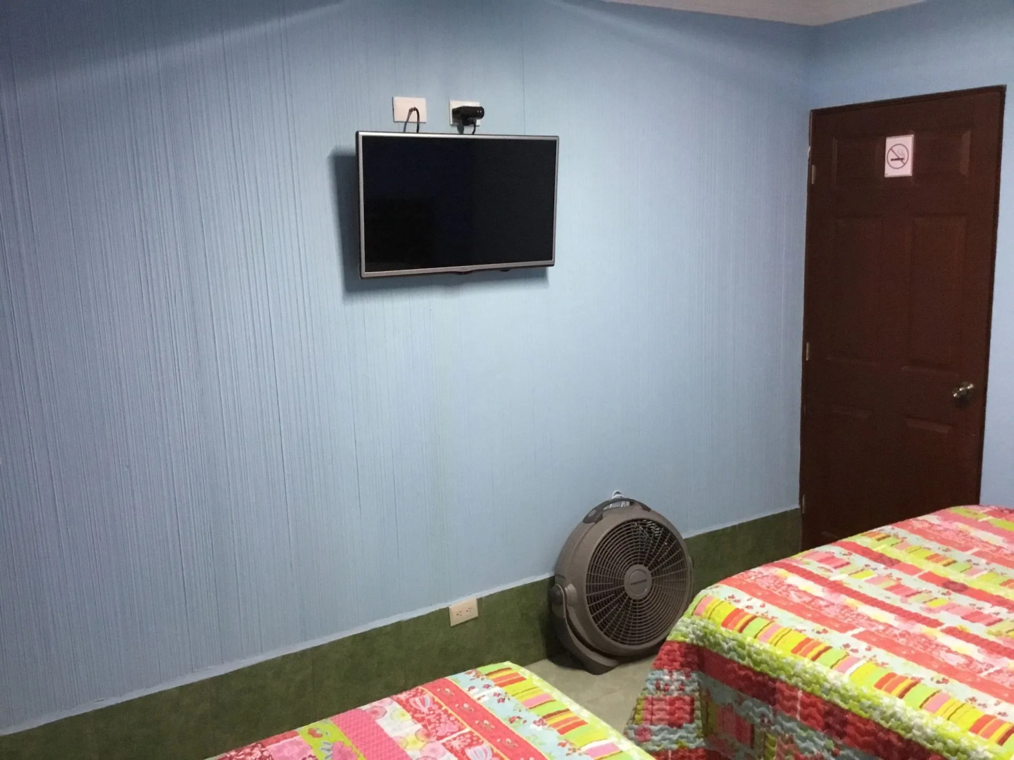 Euro Hostal - Hostel