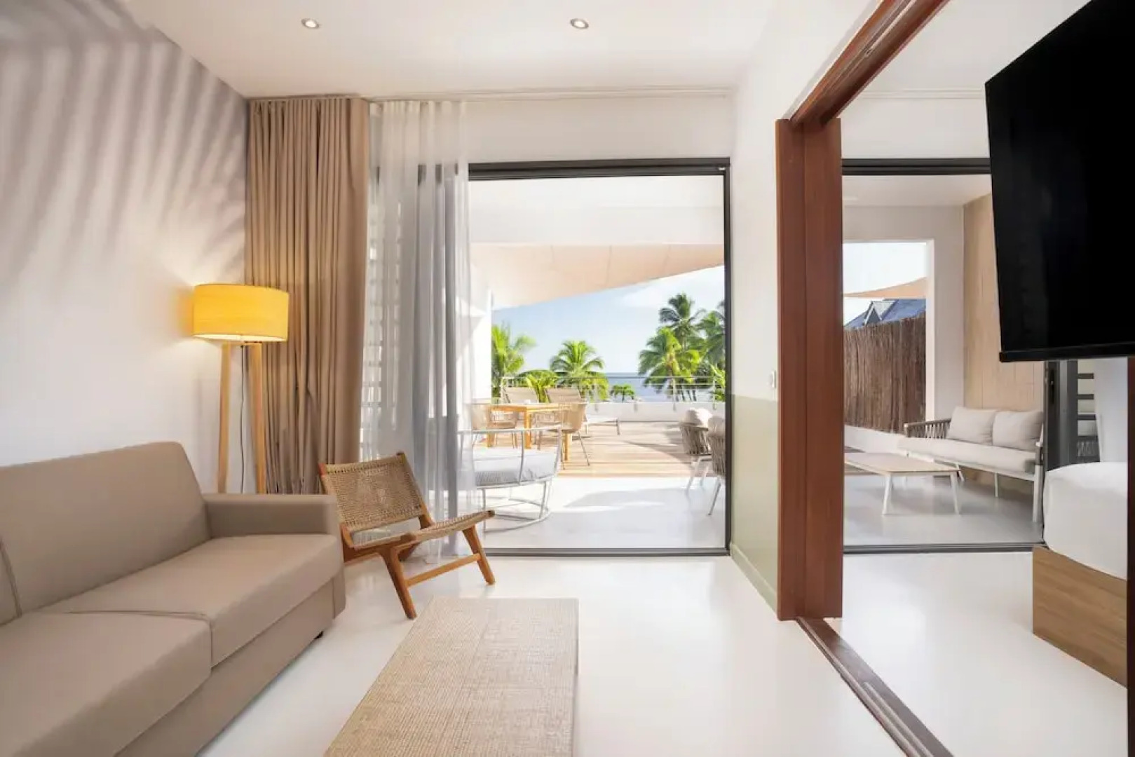 Cook's Bay Hotel and Suites