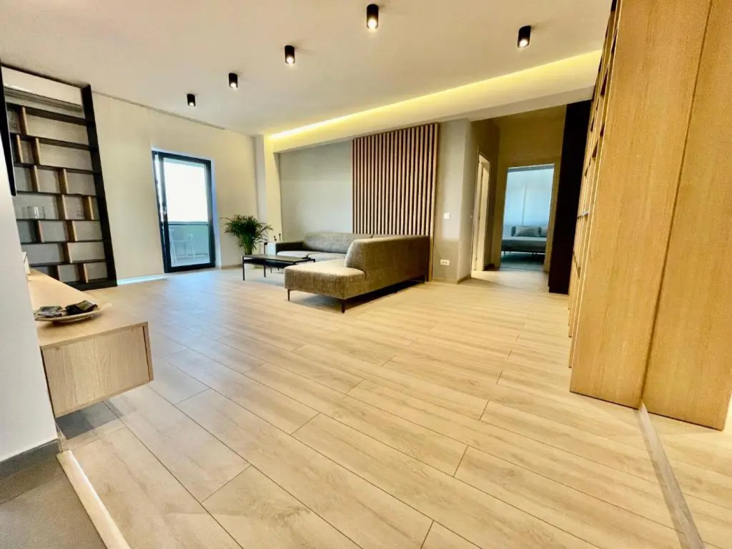 Luxury apartment, private parking,7