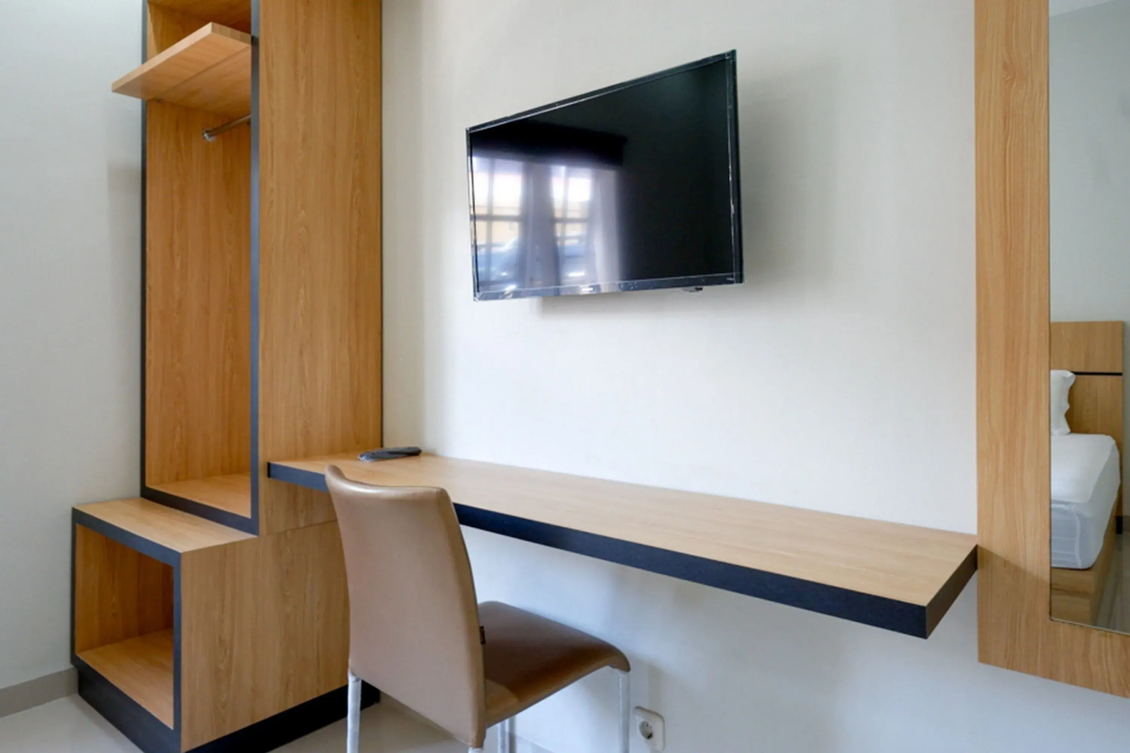 RedDoorz Syariah near Mutiara SIS Al Jufrie Airport Palu 2