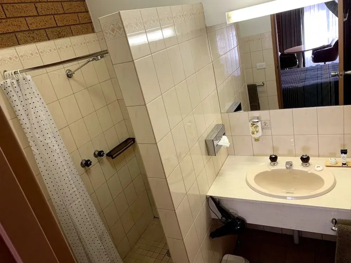 Kingswood Motel & Apartments