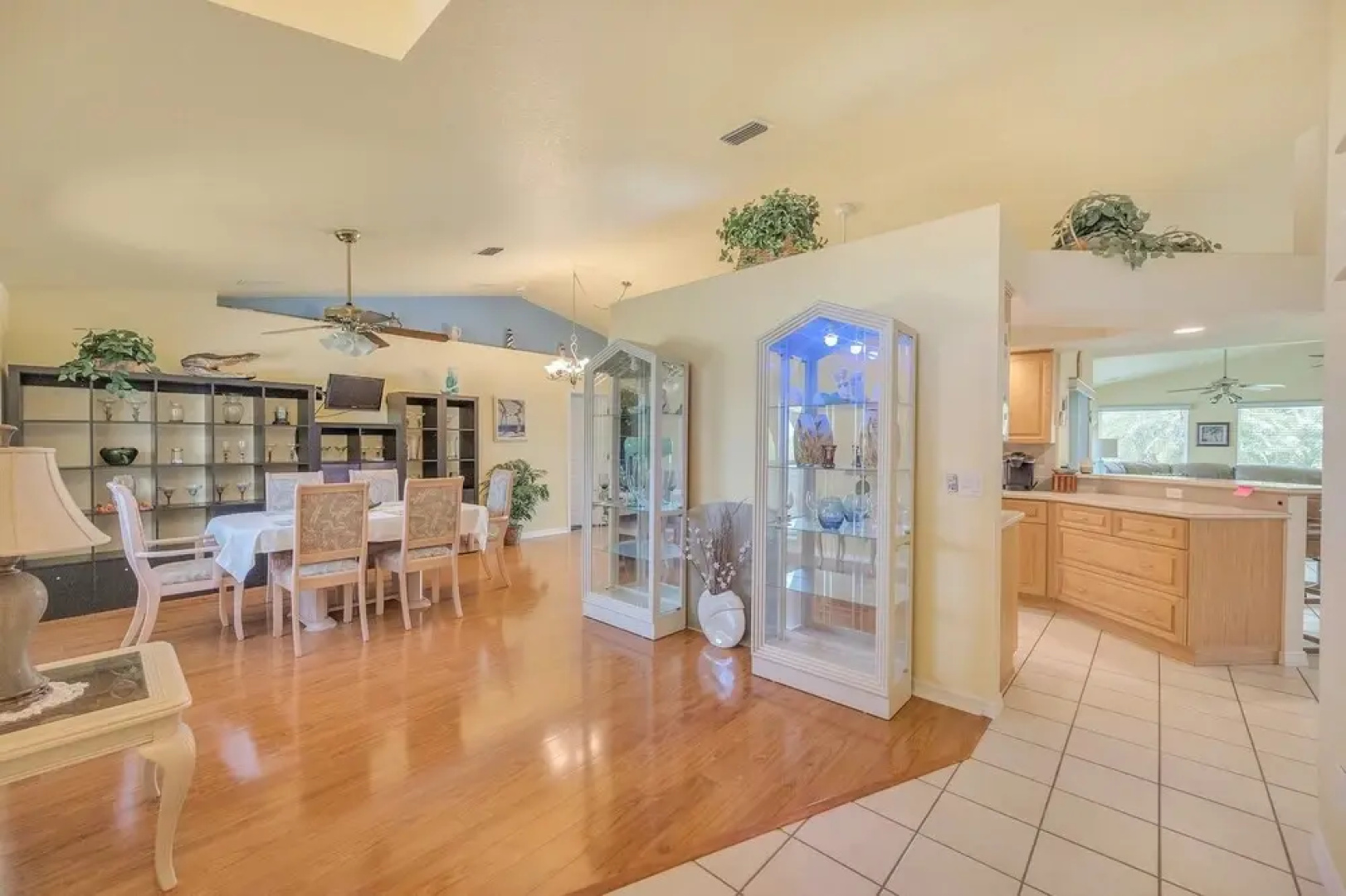Gorgeous Villa In Cape Coral, Florida's Gulf Coast 3 Bedroom Villa by Redawning