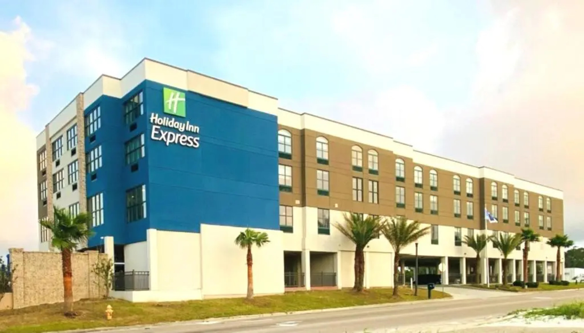 Holiday Inn Express Gulfport Beach by IHG
