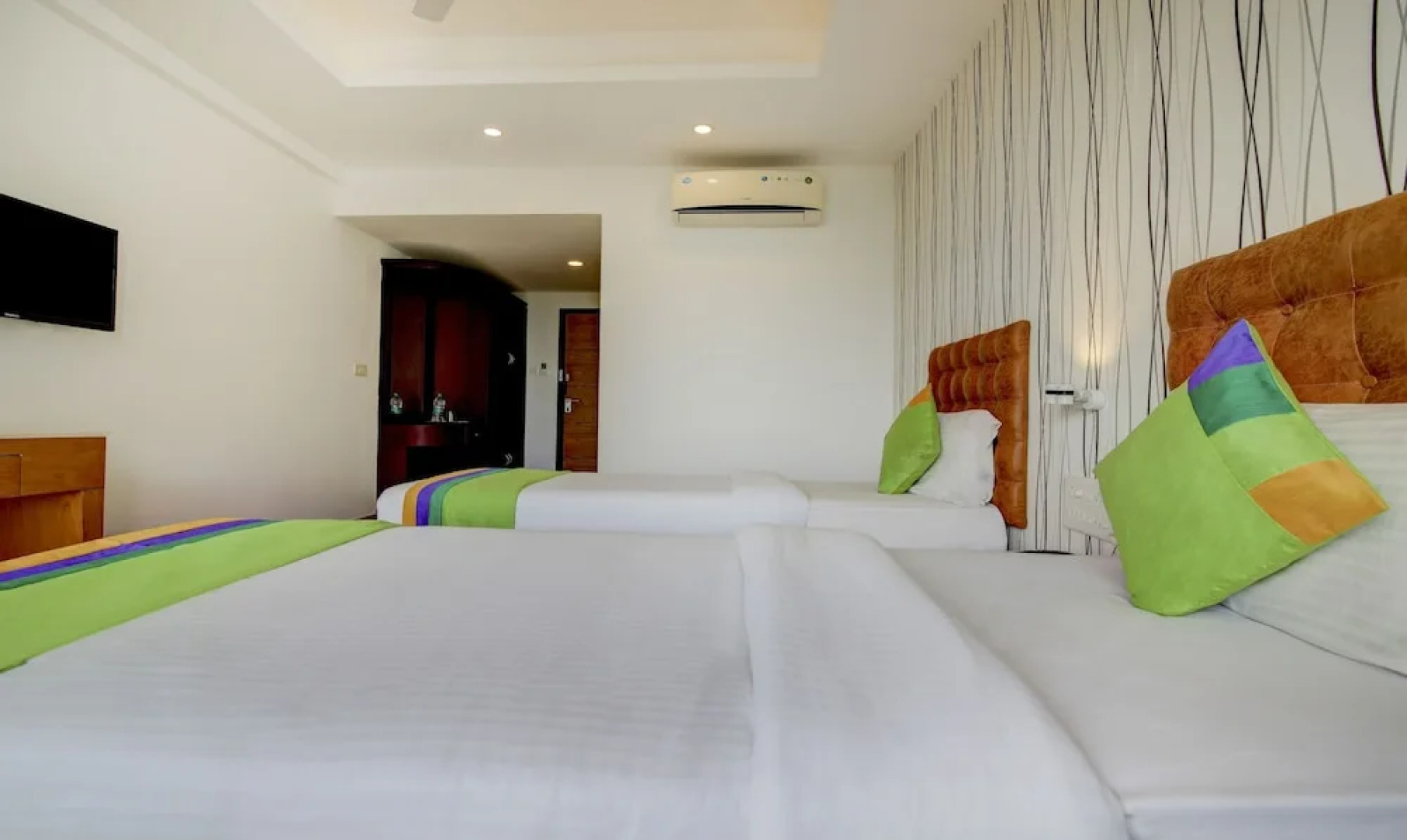 Treebo Trend Cilantro By The Sea