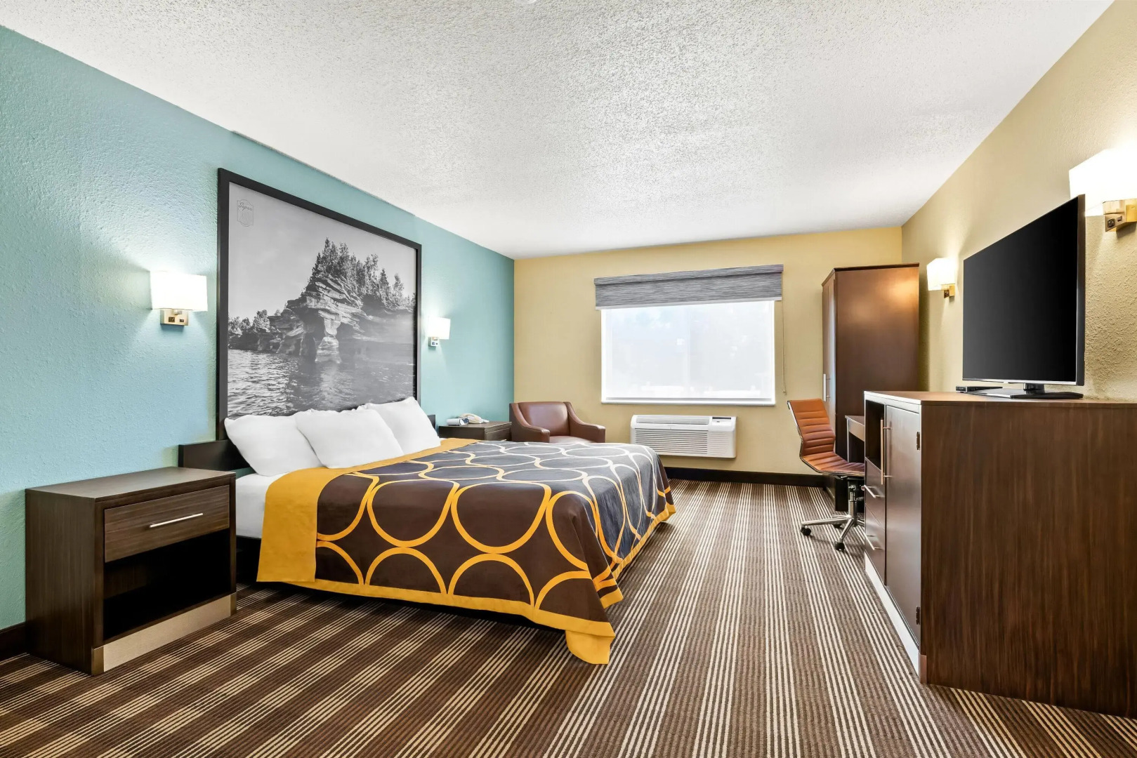 Super 8 by Wyndham Osseo WI