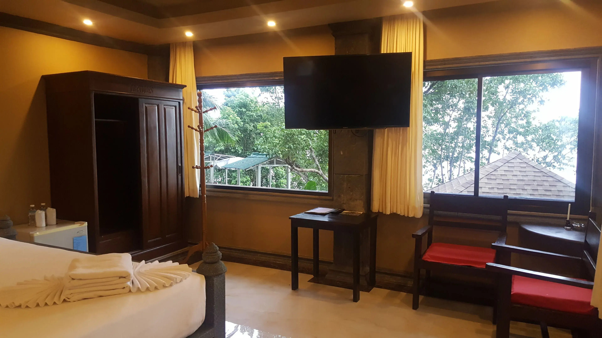Blue Hill Beach Resort