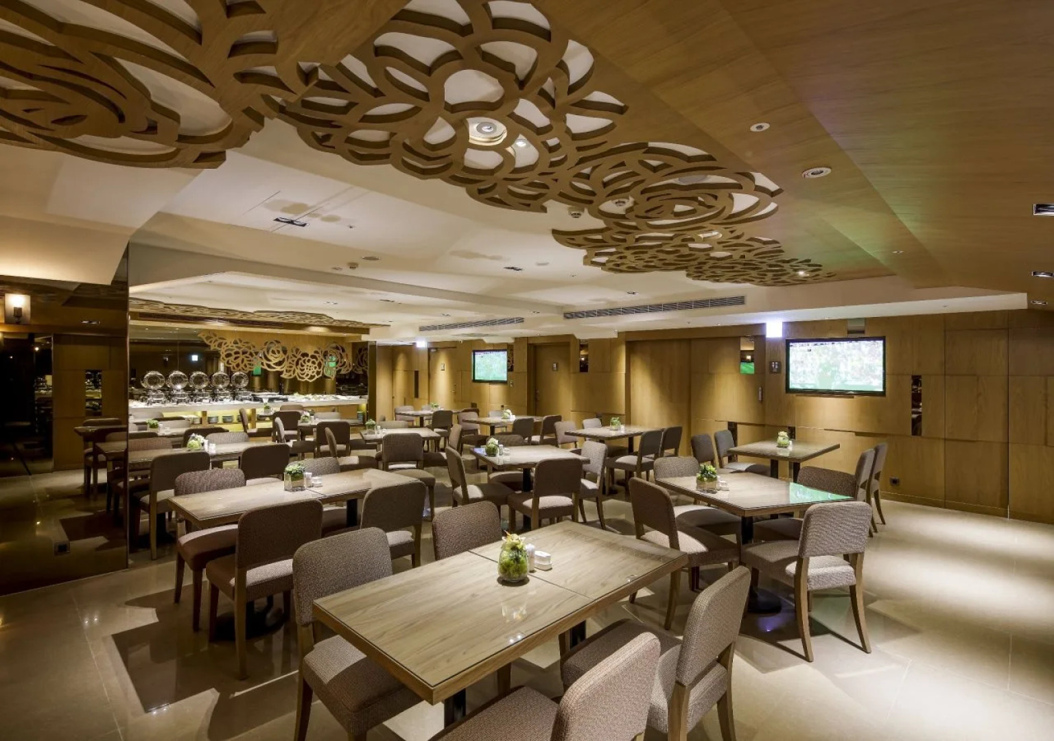 Green World Taipei Station