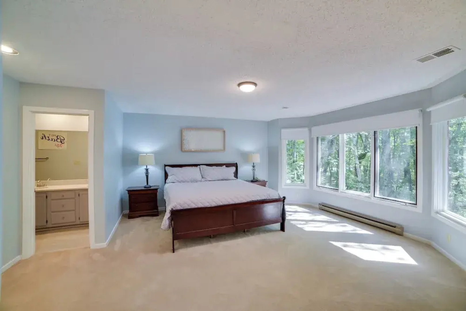 Lovely Condo w/ Deck, 1 Mi to Wintergreen Resort!