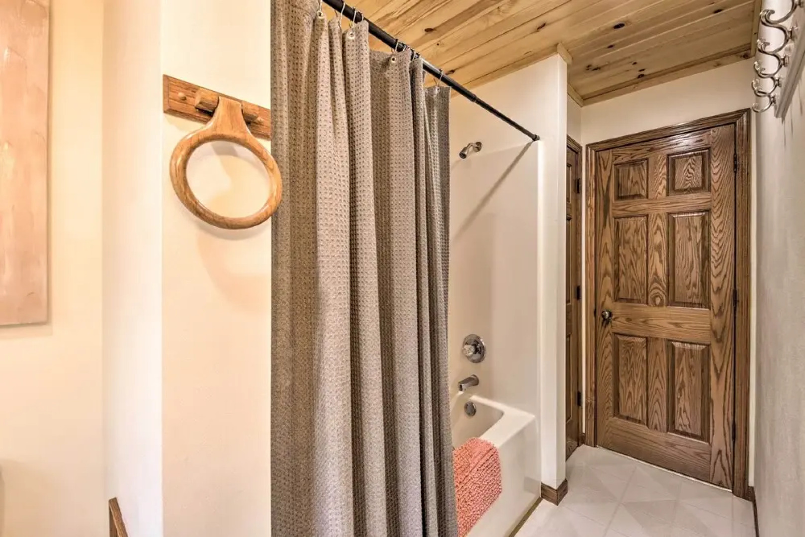 Rock River Waterfront Cabin: Dock & Game Room!