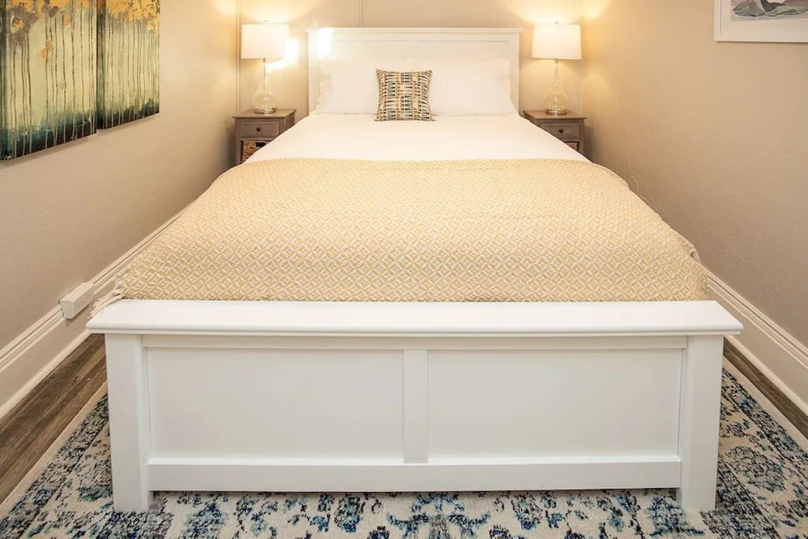 Cozy Retreat | Walk to Unc | Free Cruiser Bikes