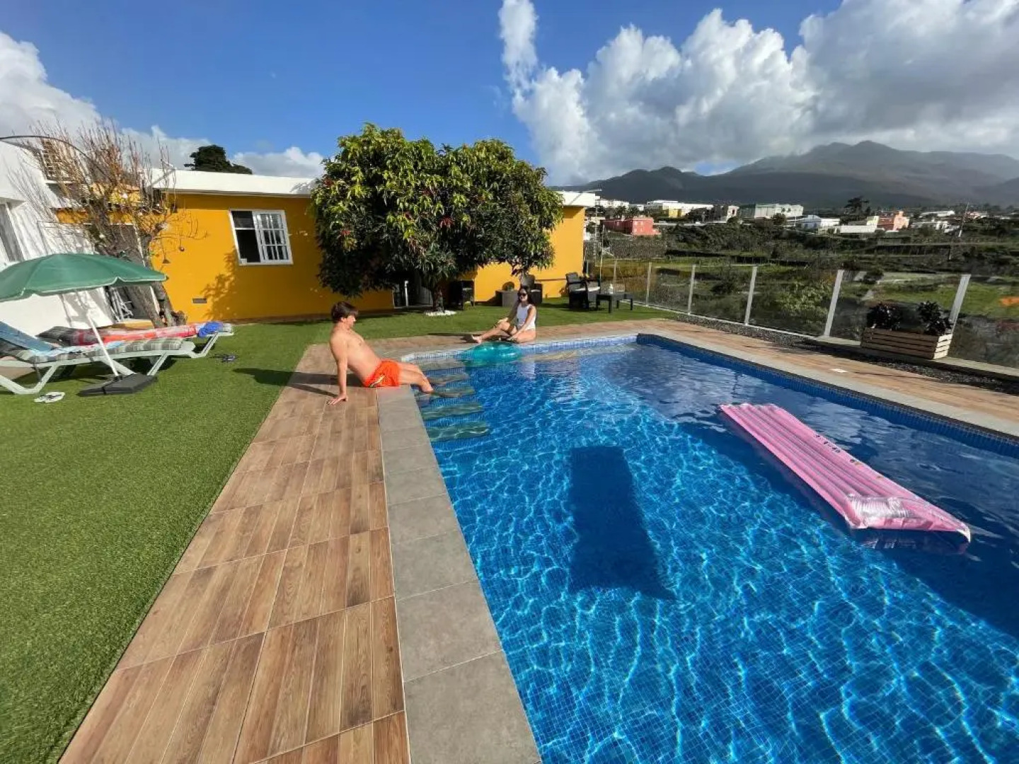 Con Piscina, Vistas, WiFi, AC y Calefacción