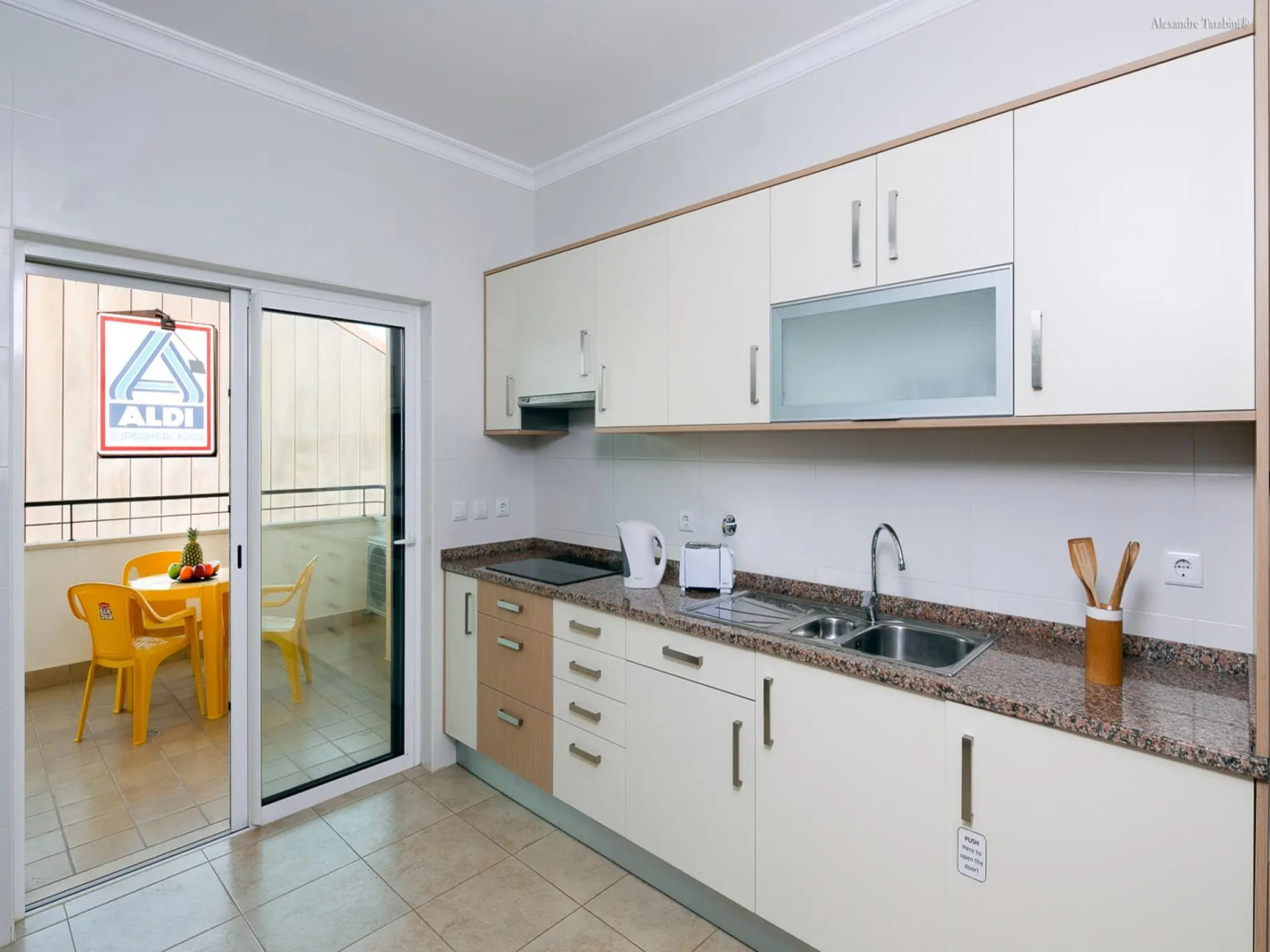 A05 - Luxury 1 Bed Fully Equipped with Pool