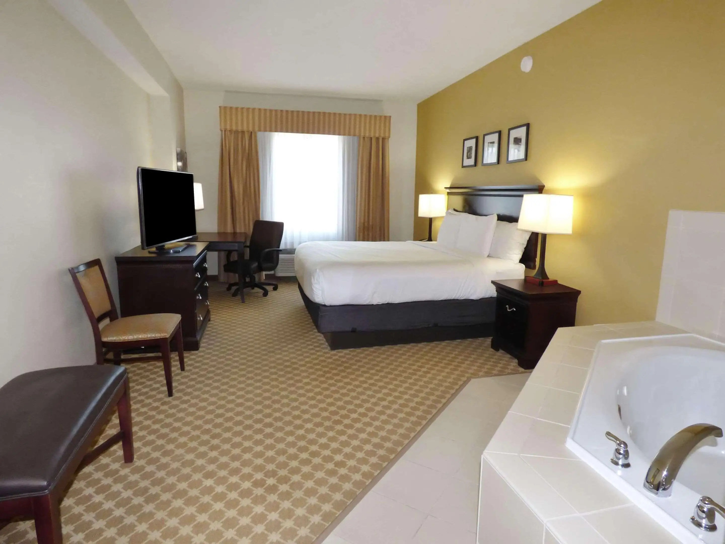 Country Inn & Suites by Radisson, Port Orange-Daytona, FL