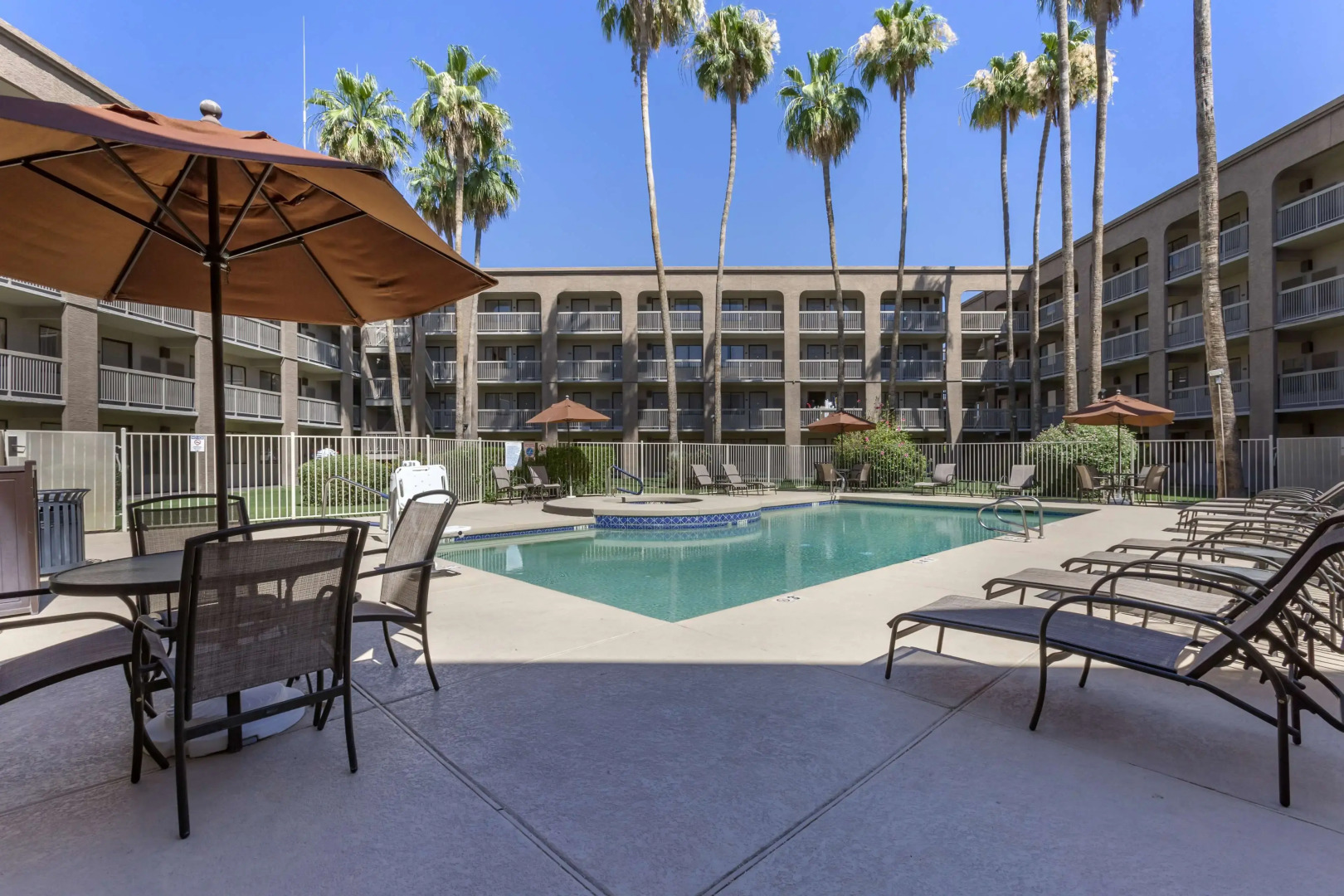 Best Western Plus Scottsdale Thunderbird Suites