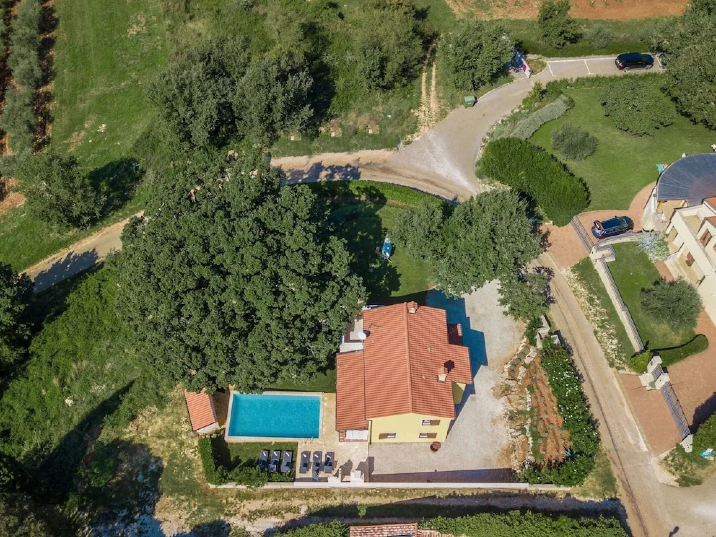Adorable Holiday Home With Private Swimming Pool & Terrace