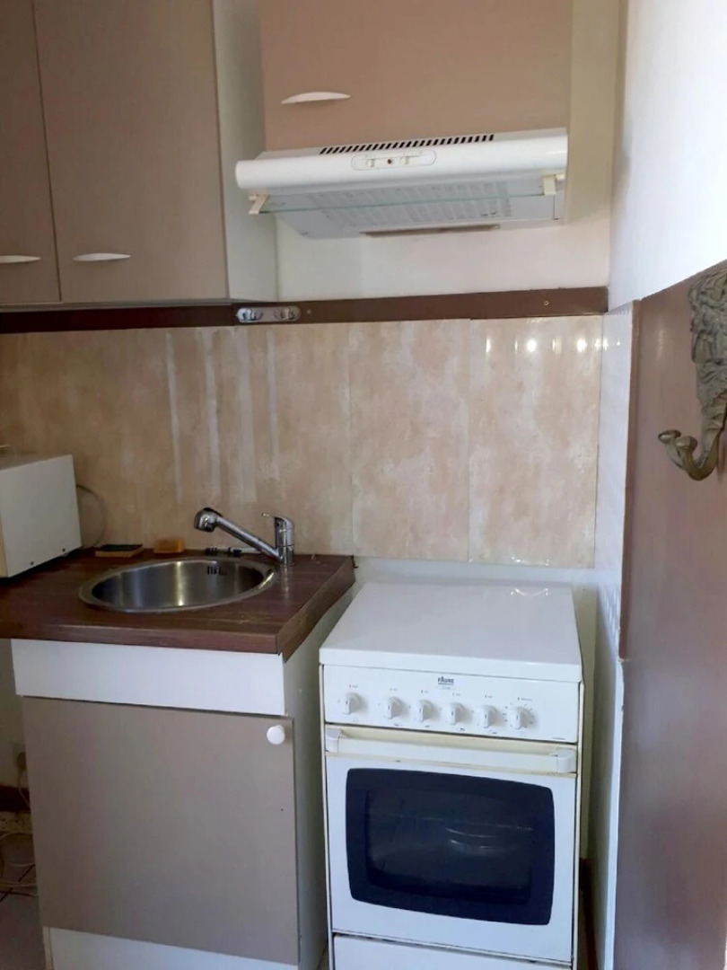 Studio in Ollioules, With Terrace and Wifi - 6 km From the Beach