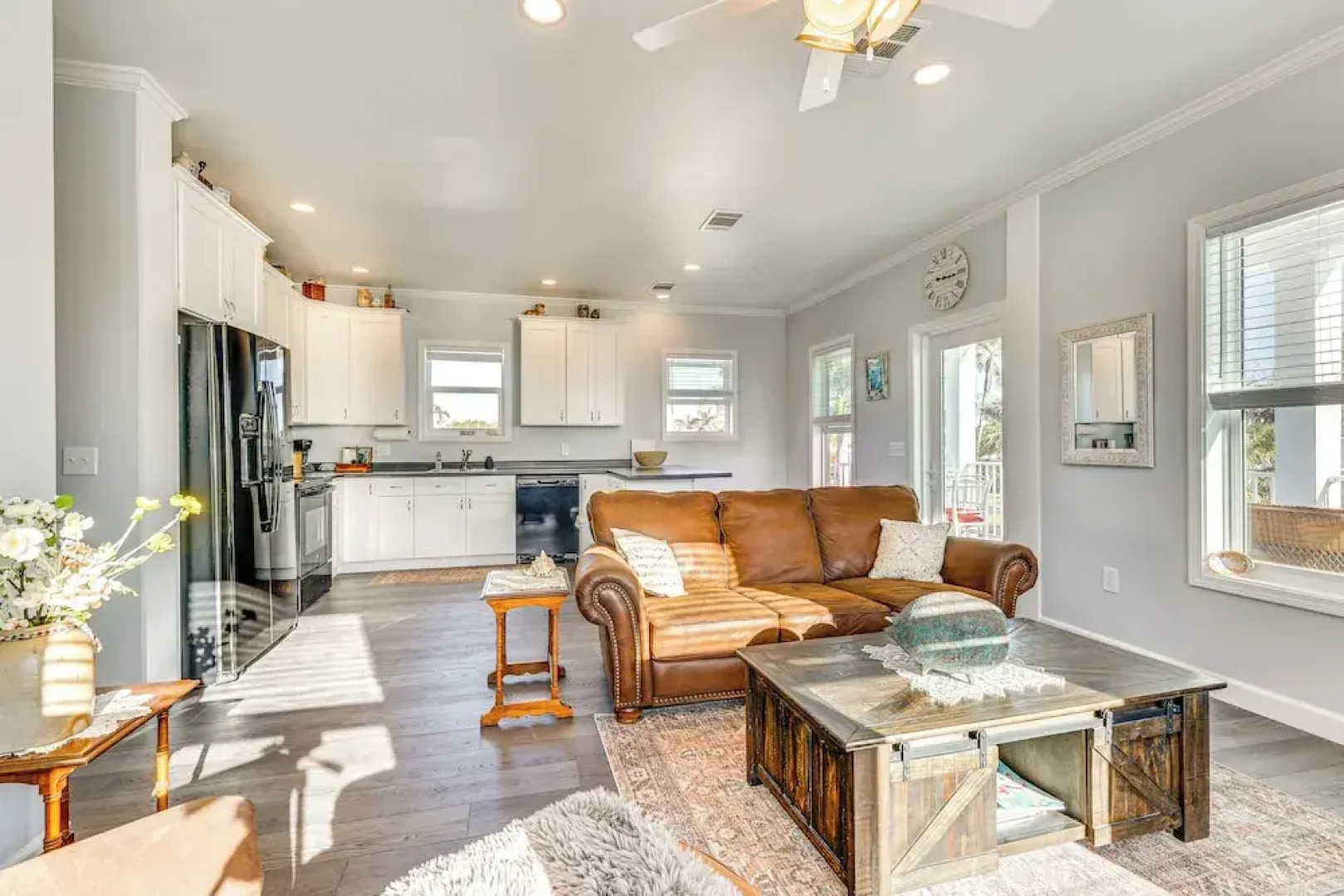 1 Mi to Beach Access: Home w/ Porch in Fort Myers!