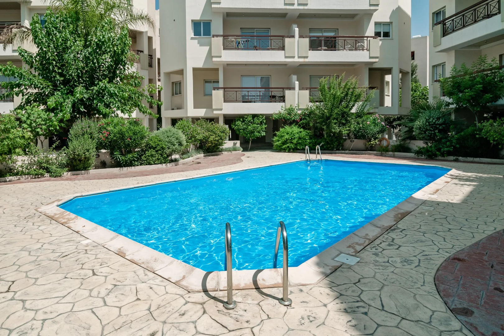 Artemis Cynthia Complex