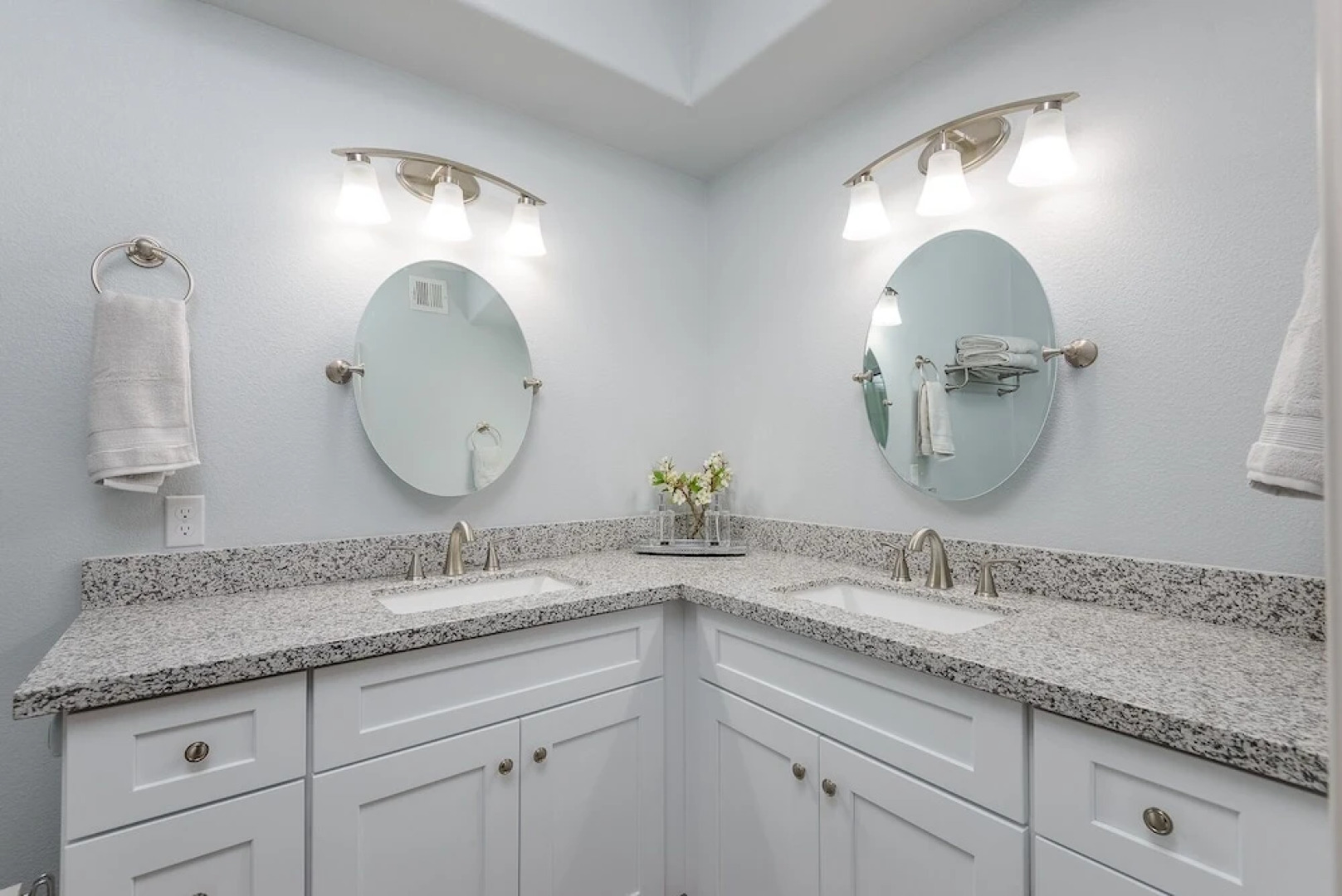 Villa Escape 2 Bedroom Condo by Redawning