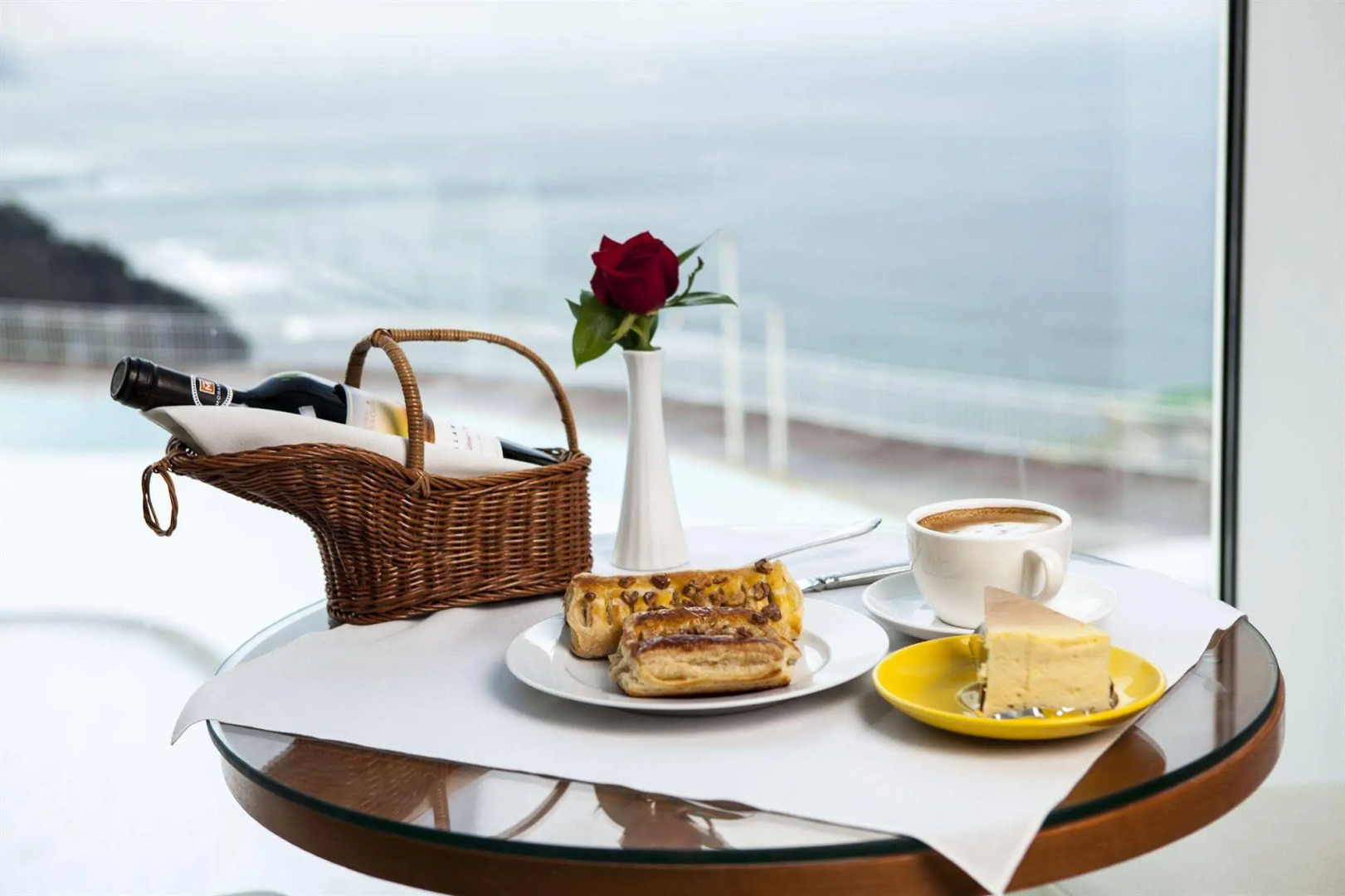 Sun Cruise Resort and Yacht