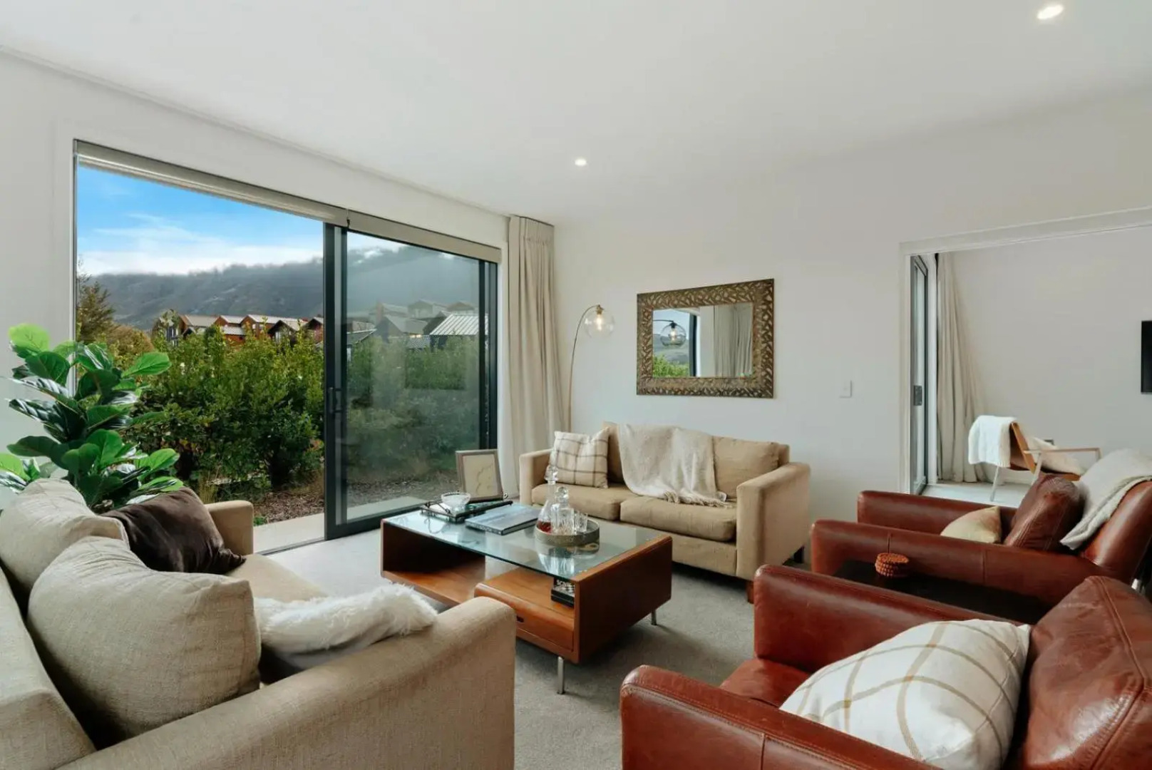 Jacks Point Family Retreat - Jacks Point Holiday Home