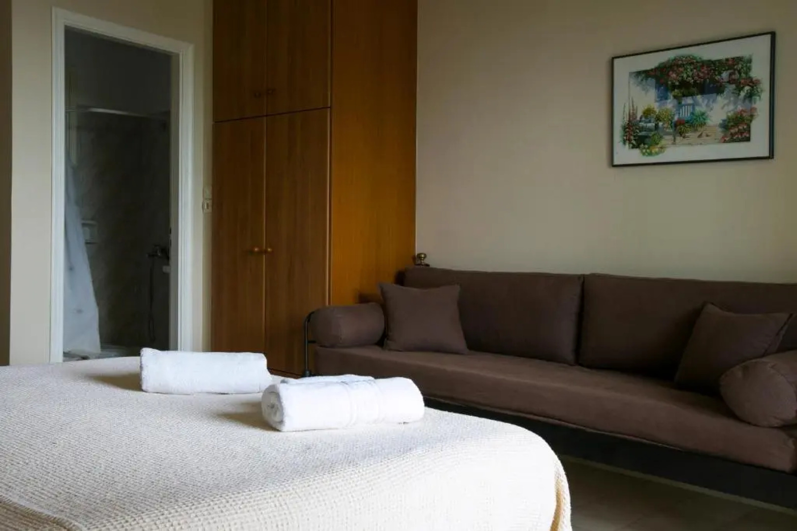 Irena Studios And Apartments