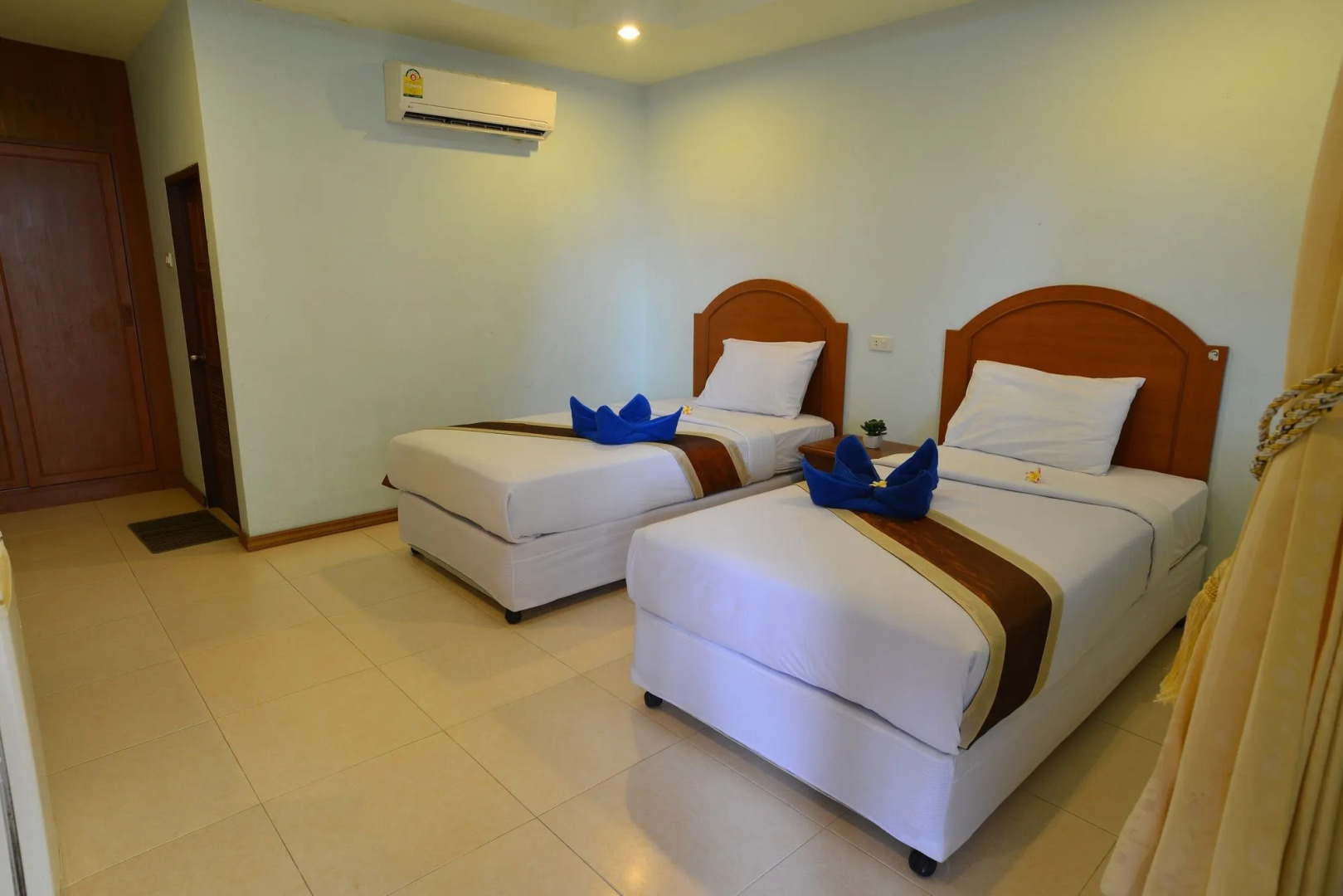 Sangthian Beach Resort