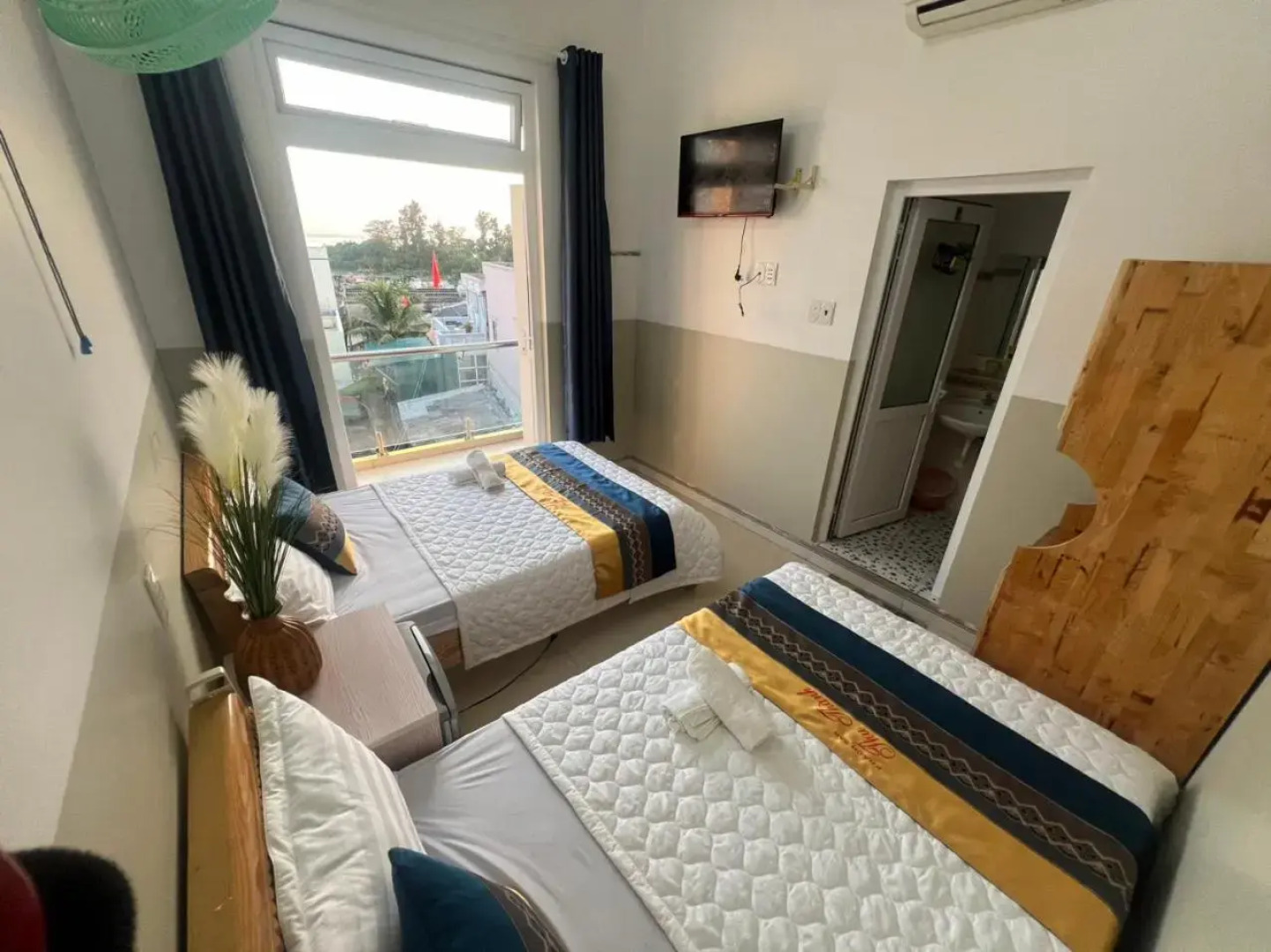 khach san thu thanh ly son