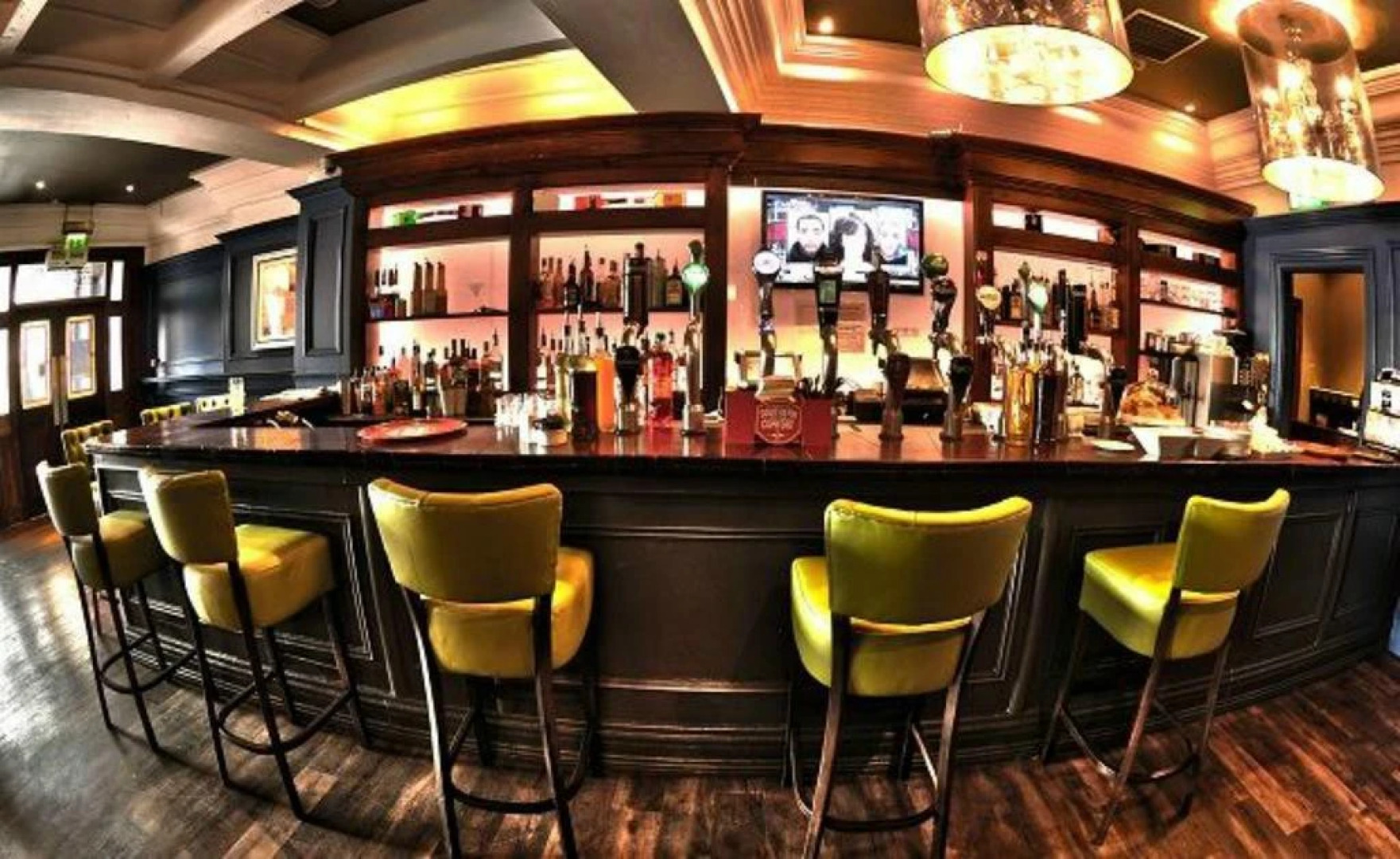 Queens Hotel and Nightclub