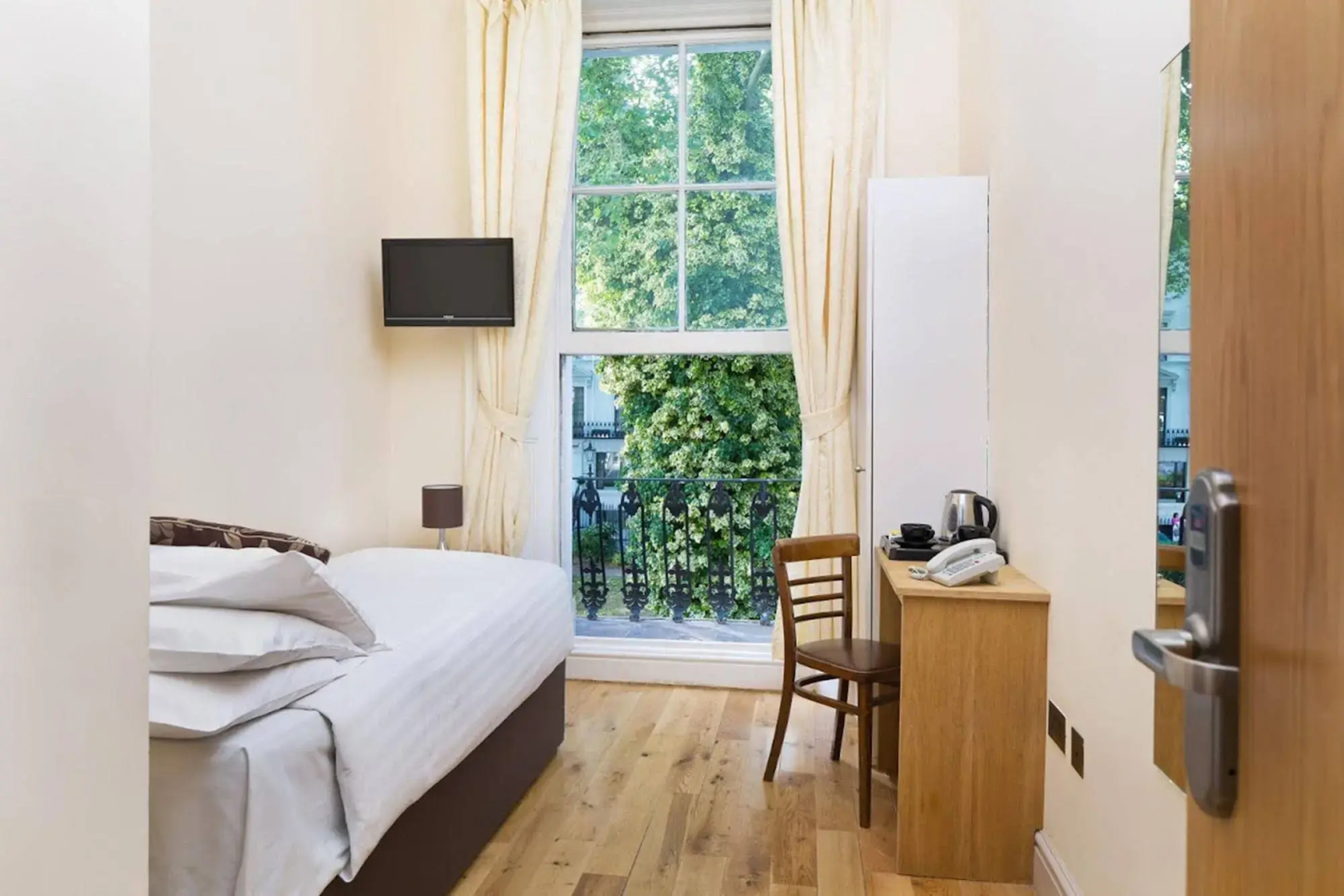 Ashley Hotel