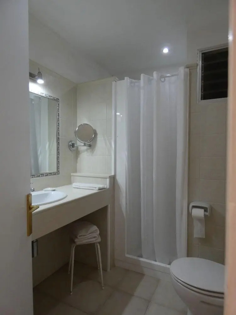 Hostal Port Fornells - Adults Only