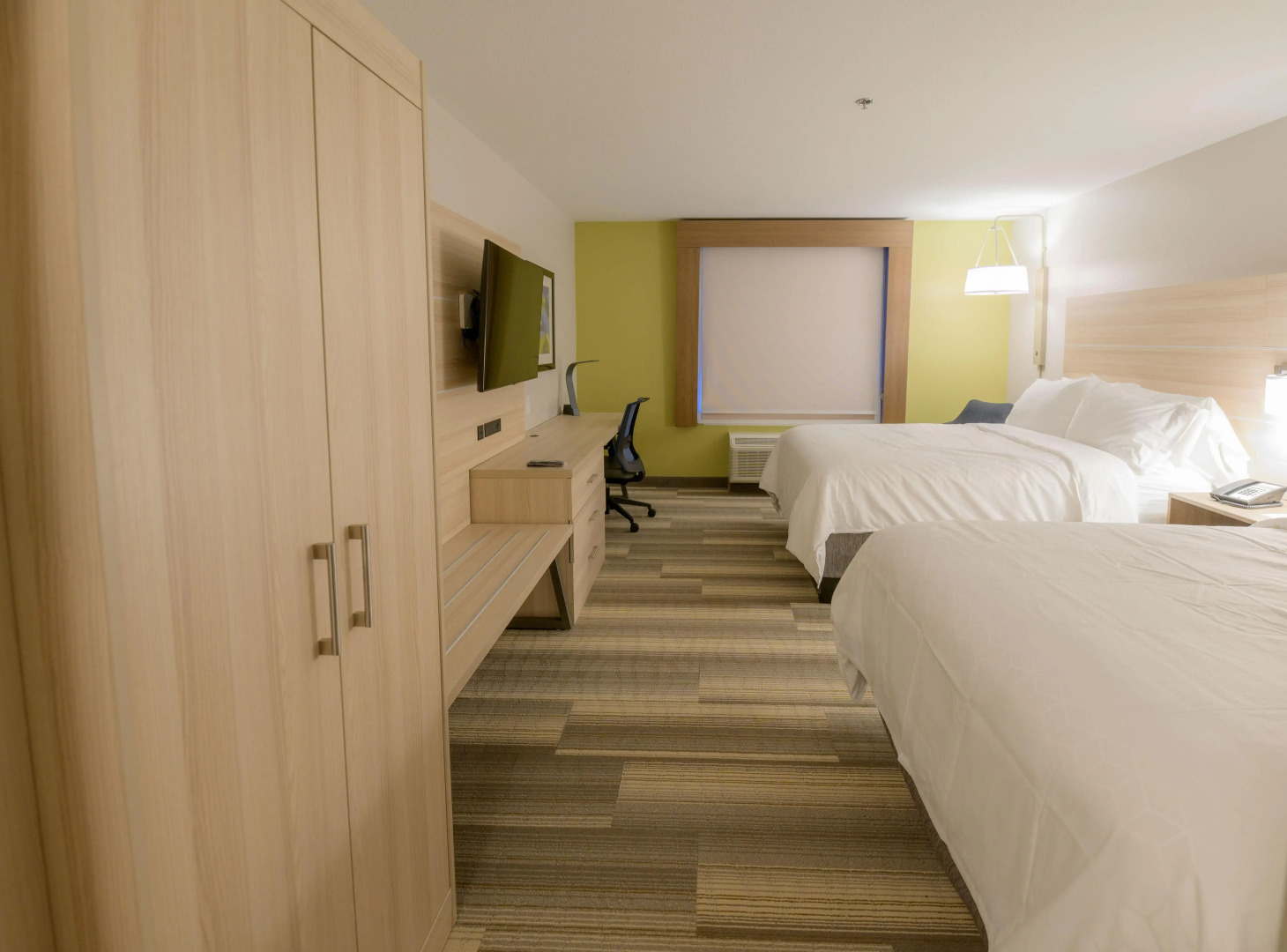 Holiday Inn Express & Suites Dayton East - Beavercreek by IHG