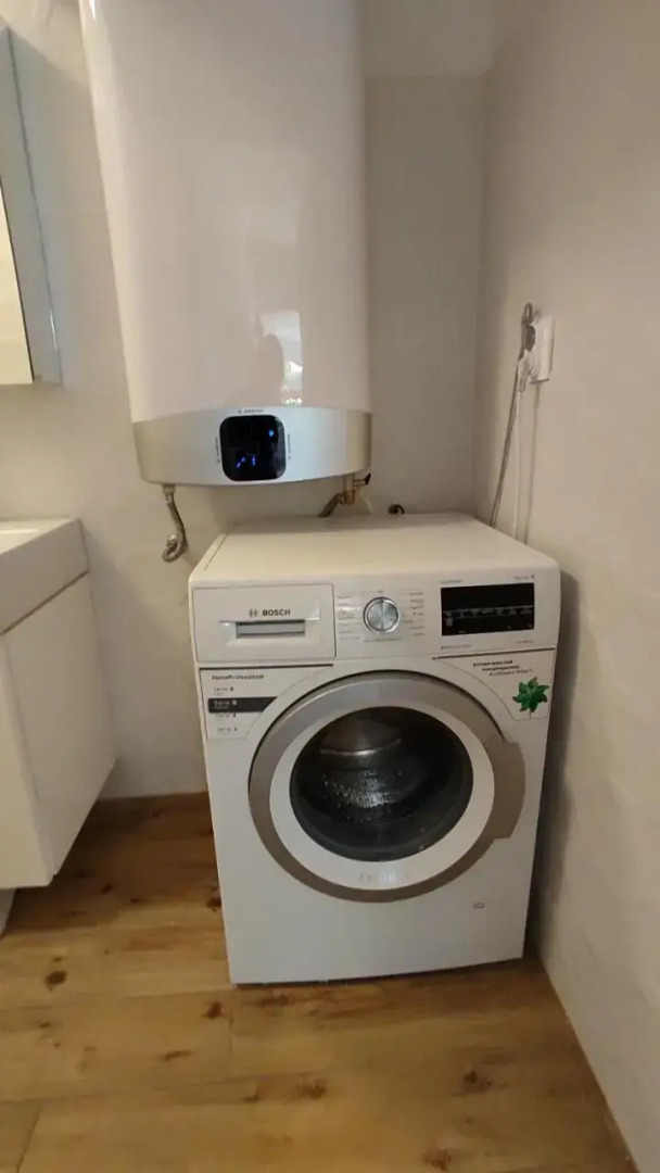 Flóra House 3 minutes from Lake Balaton