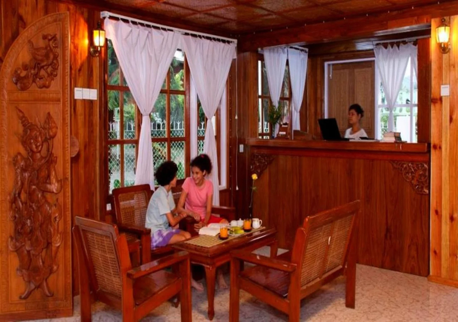 Golden Empress Hotel