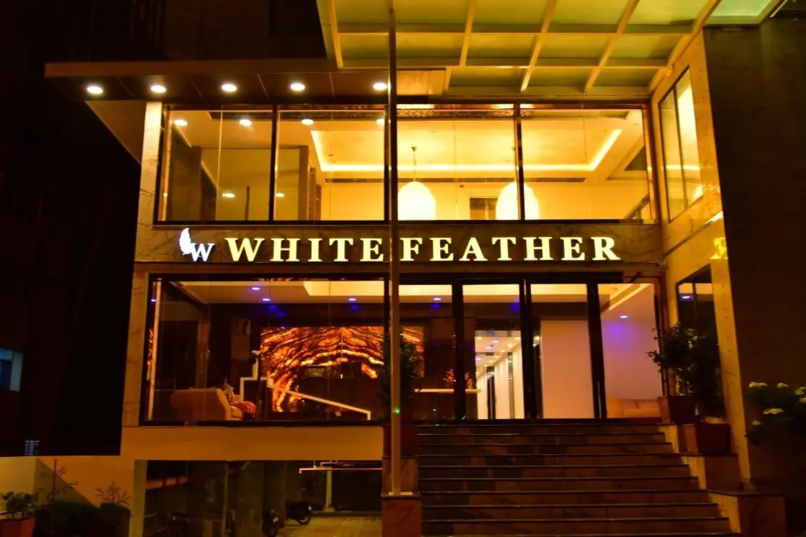 Hotel White Feather