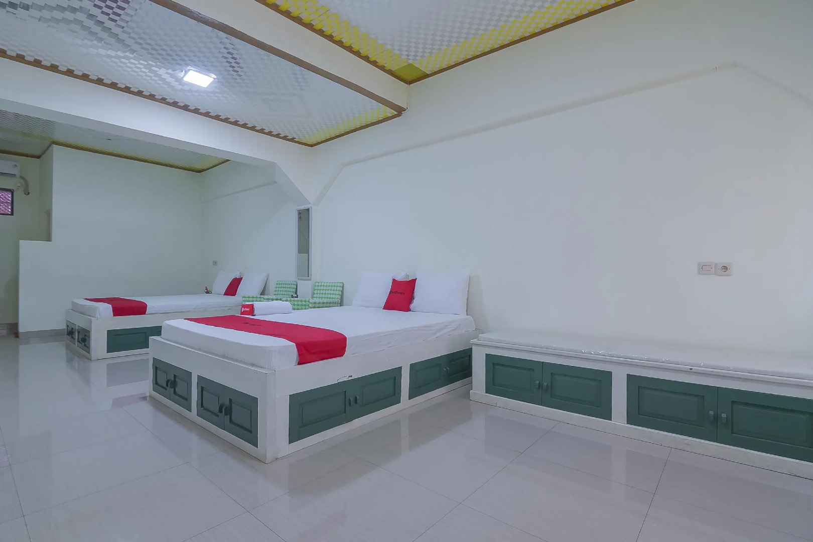 RedDoorz Resort Syariah @ Batu Apung Purwakarta