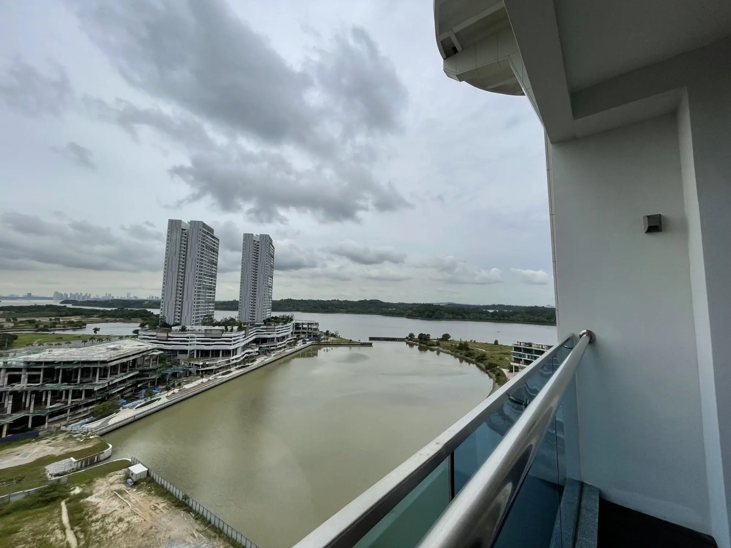 Fraser Place Puteri Harbour