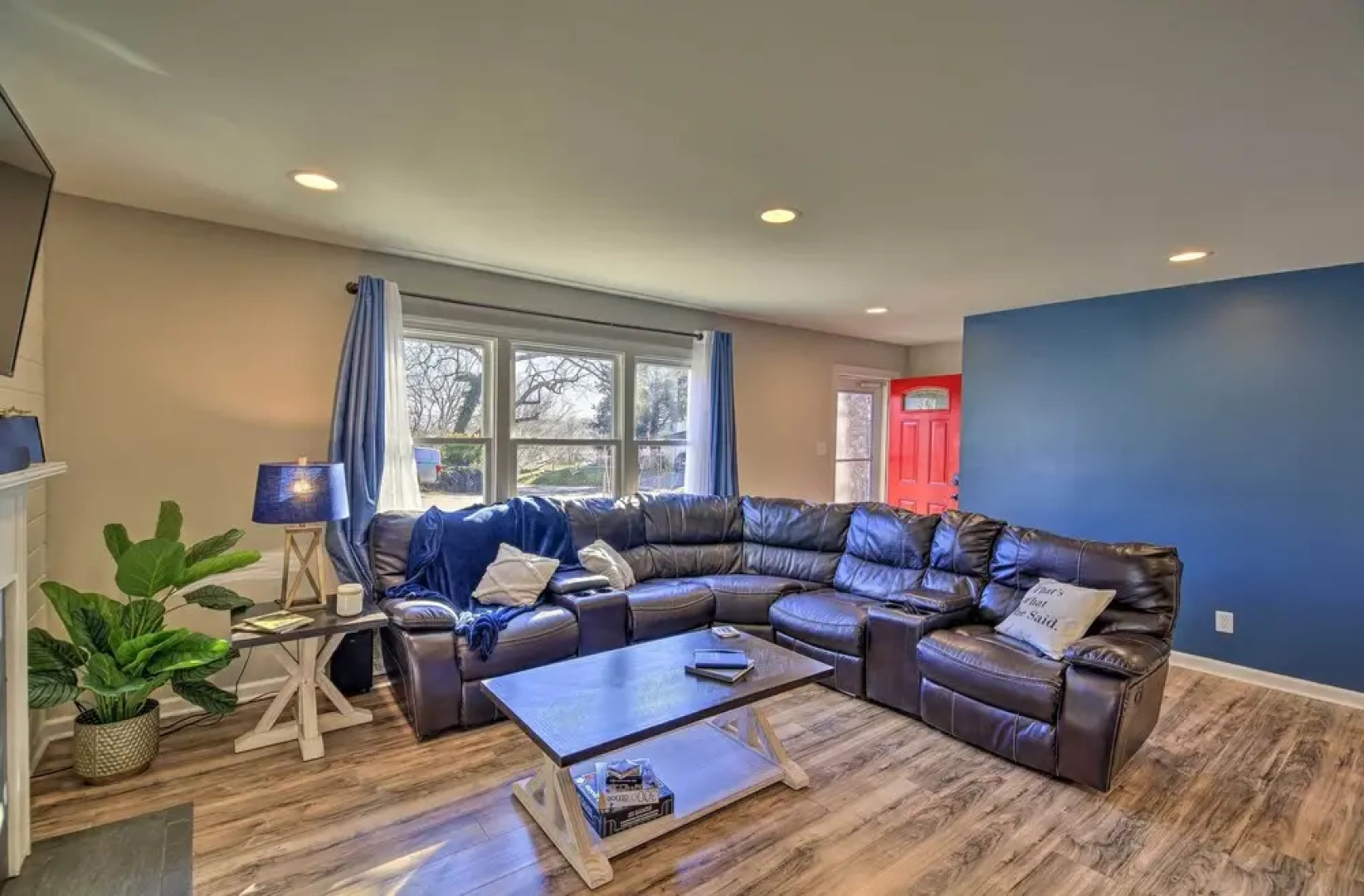 Cozy Bristol Home w/ Yard ~ 1 Mile to Downtown!