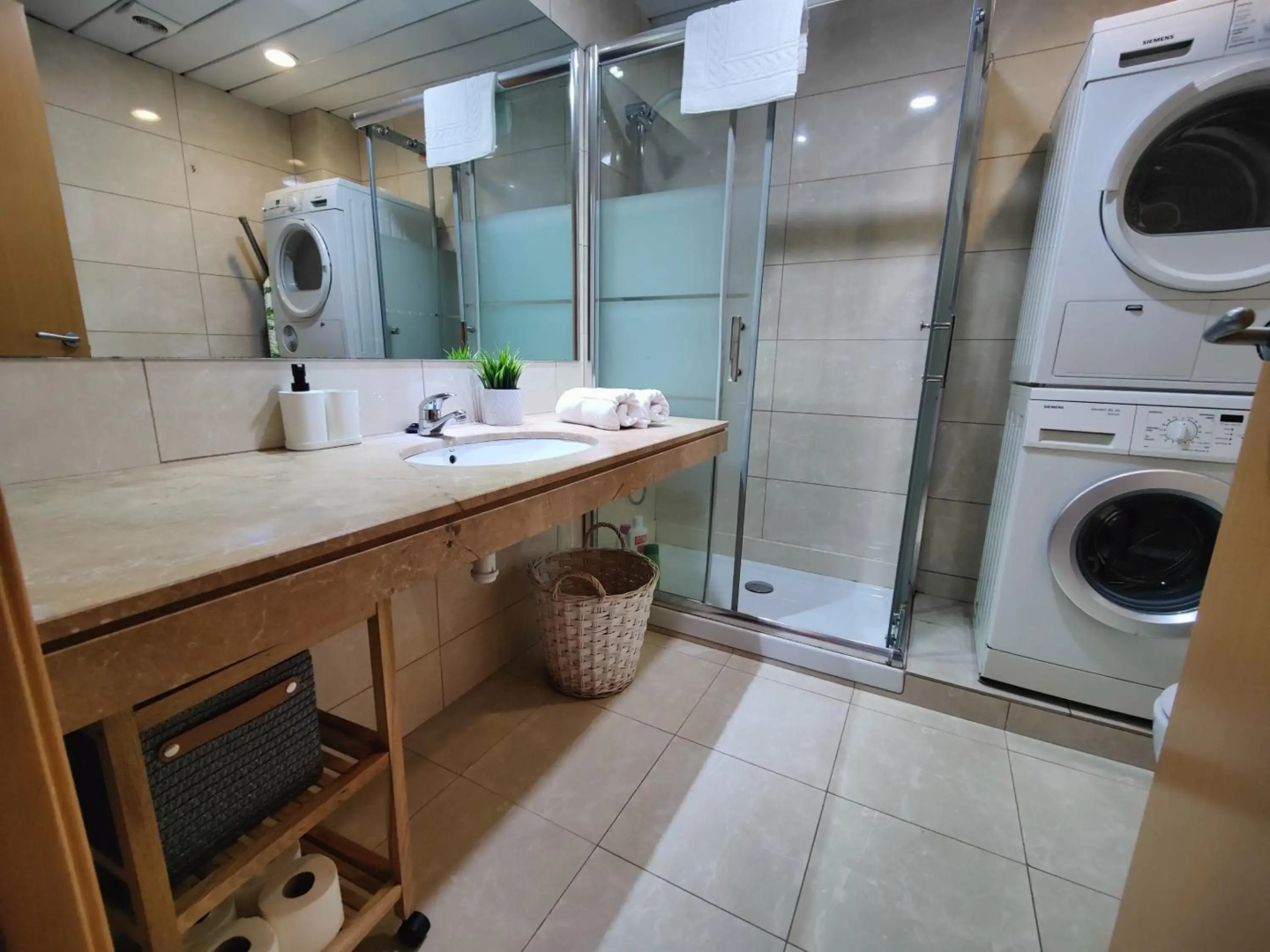 BADALONA BEACH APARTMENt