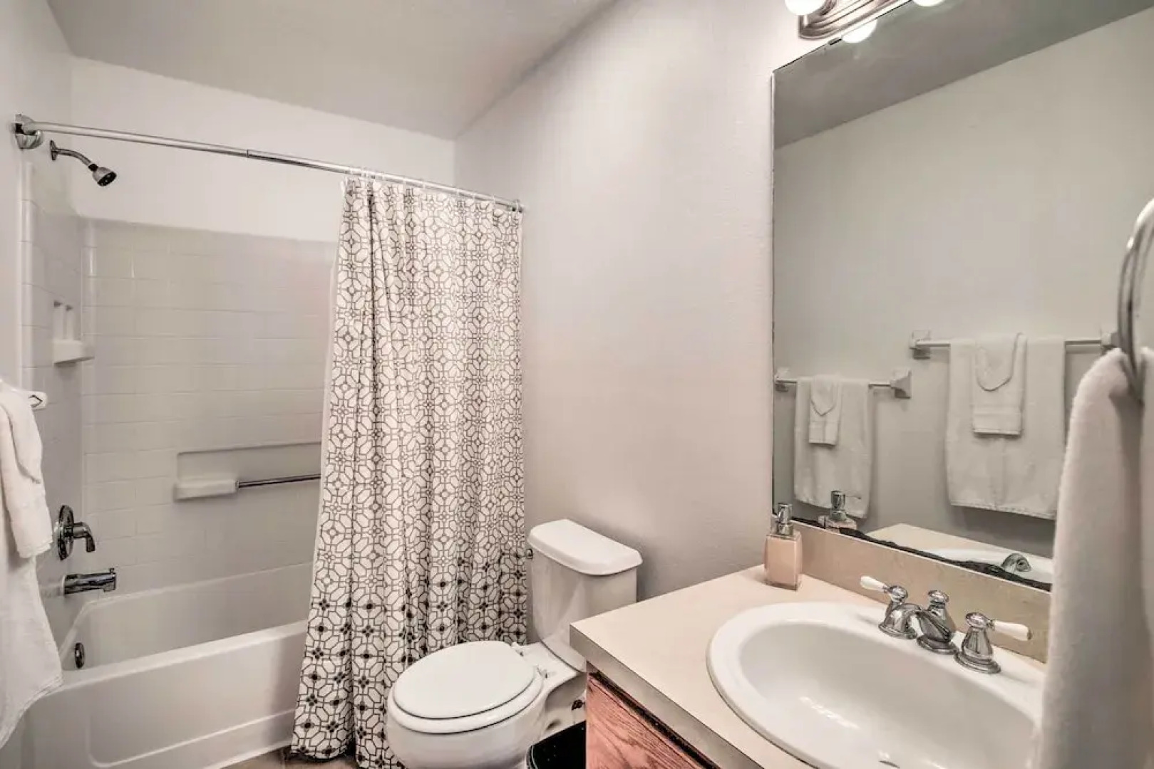 Home w/ Yard: 1 Mi to Indian Rocks Beach & Golf